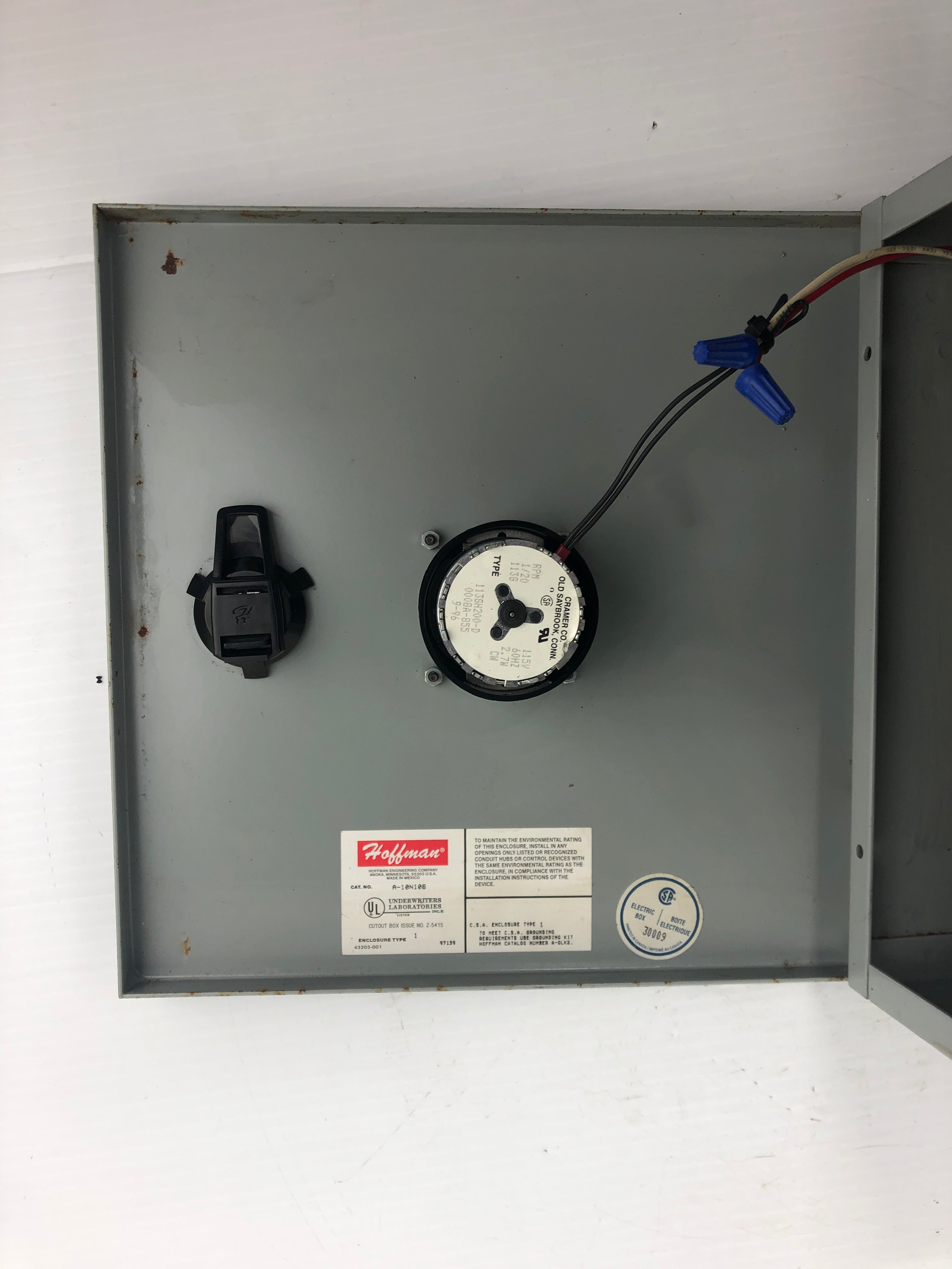 Hoffman A-10N106 Electrical Enclosure 11A 220V Type 1 with CE15CNS3 Contactor