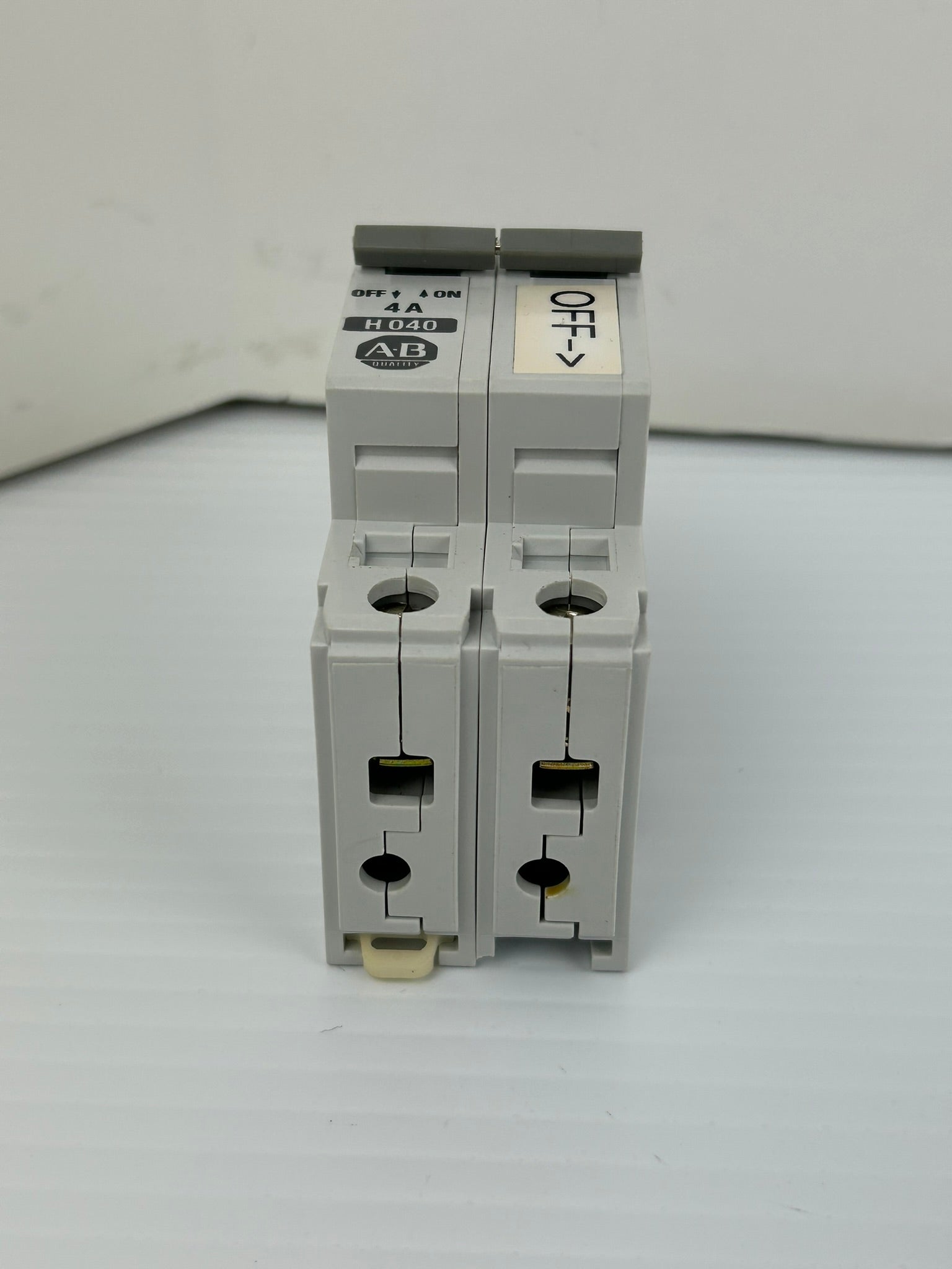 Allen-Bradley 1492-CB2 Circuit Breaker H040 Series B 480VAC 4A 2P - Lot of 3