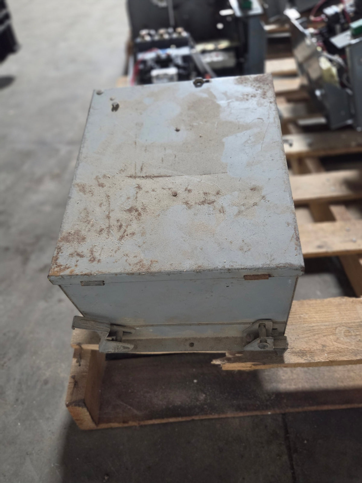 Gould ITE UV361 XL-Universal Bus Duct Fusible Switch Plug Busway 3PH 600V