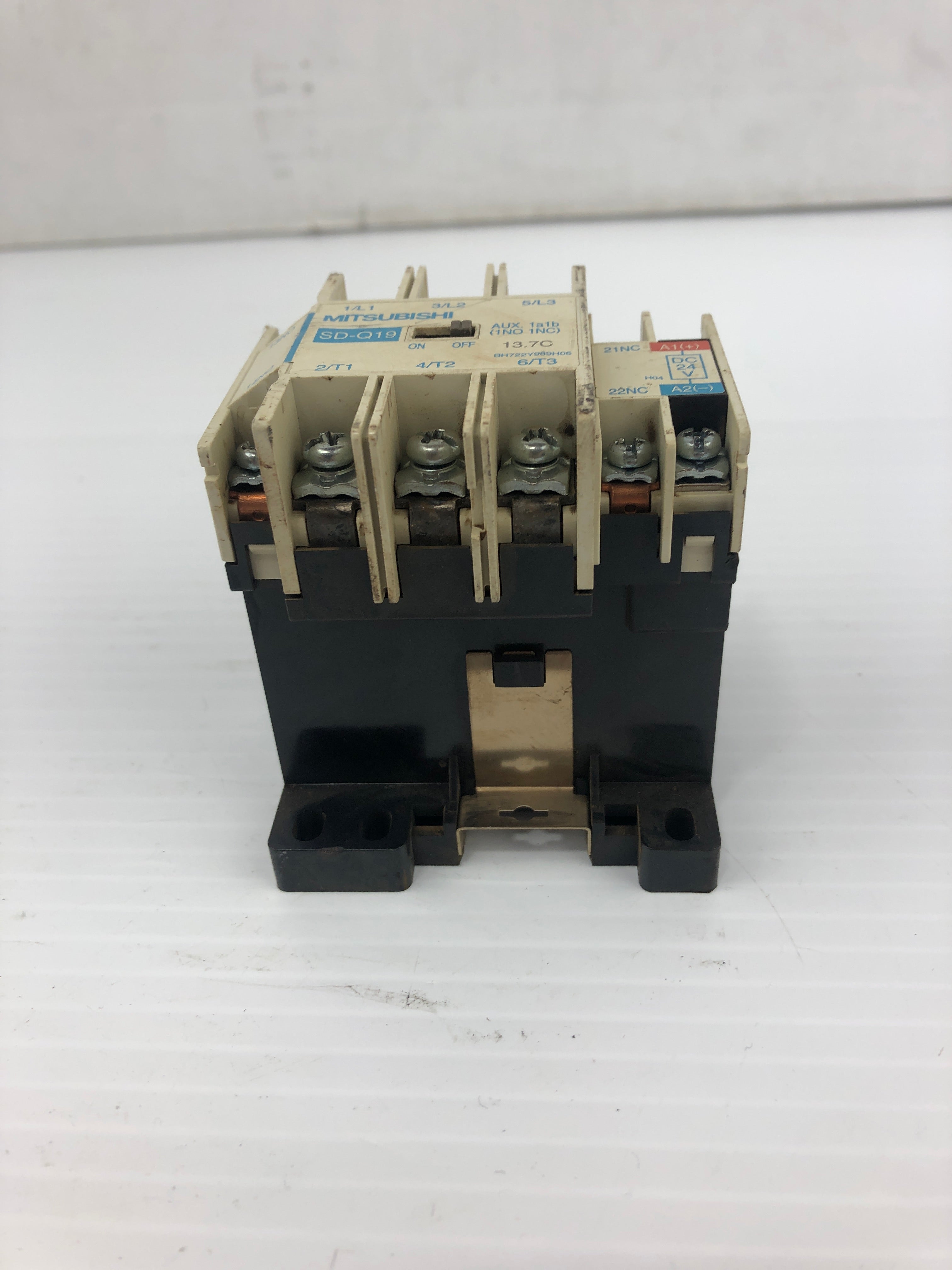 Mitsubishi SD-Q19 Magnetic Contactor BH722Y989H05