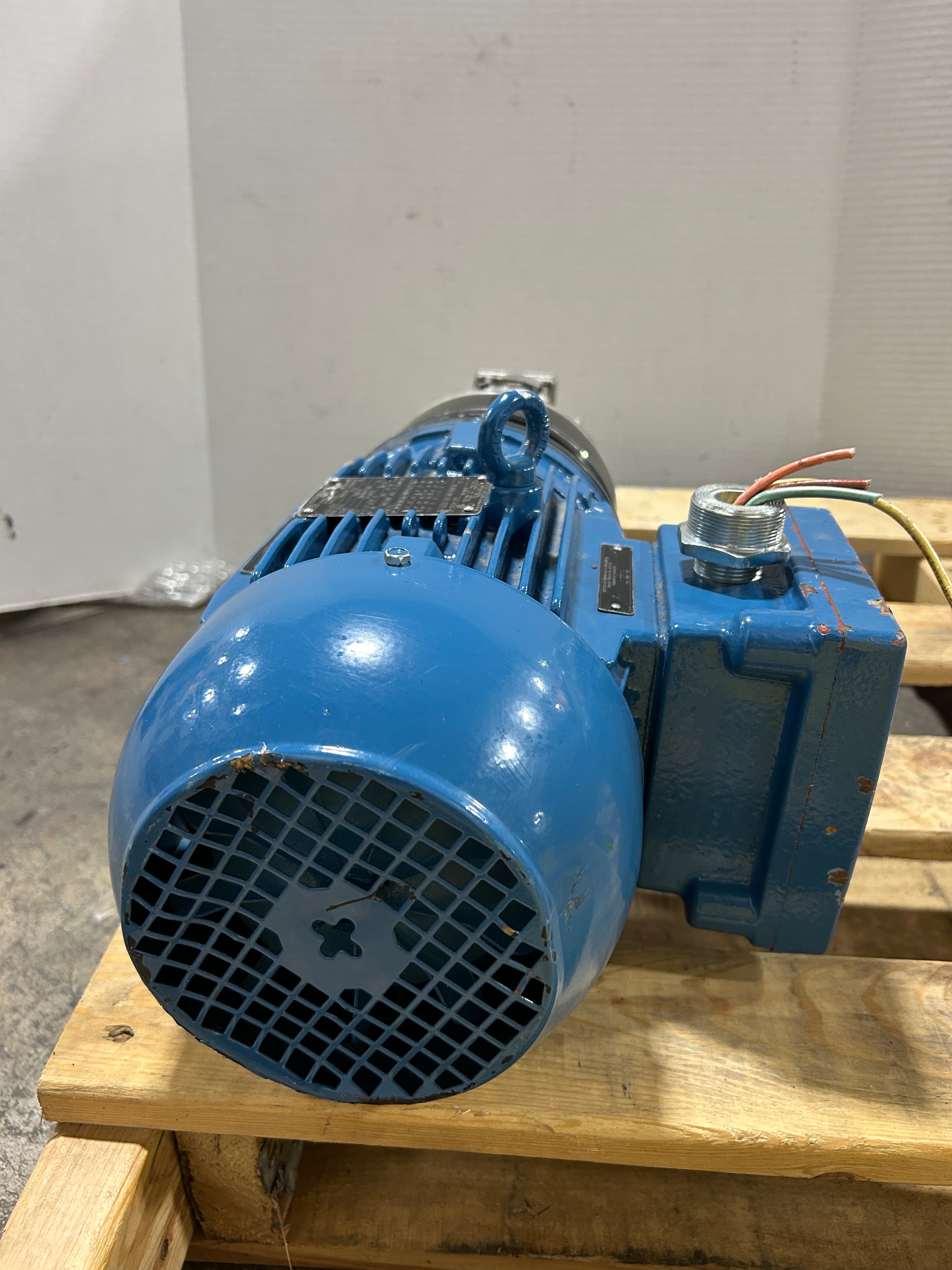Isochem Pulsafeeder GMC8-AAT-KLO-A Gear Pump with Weg W21X Inverter Motor 2HP