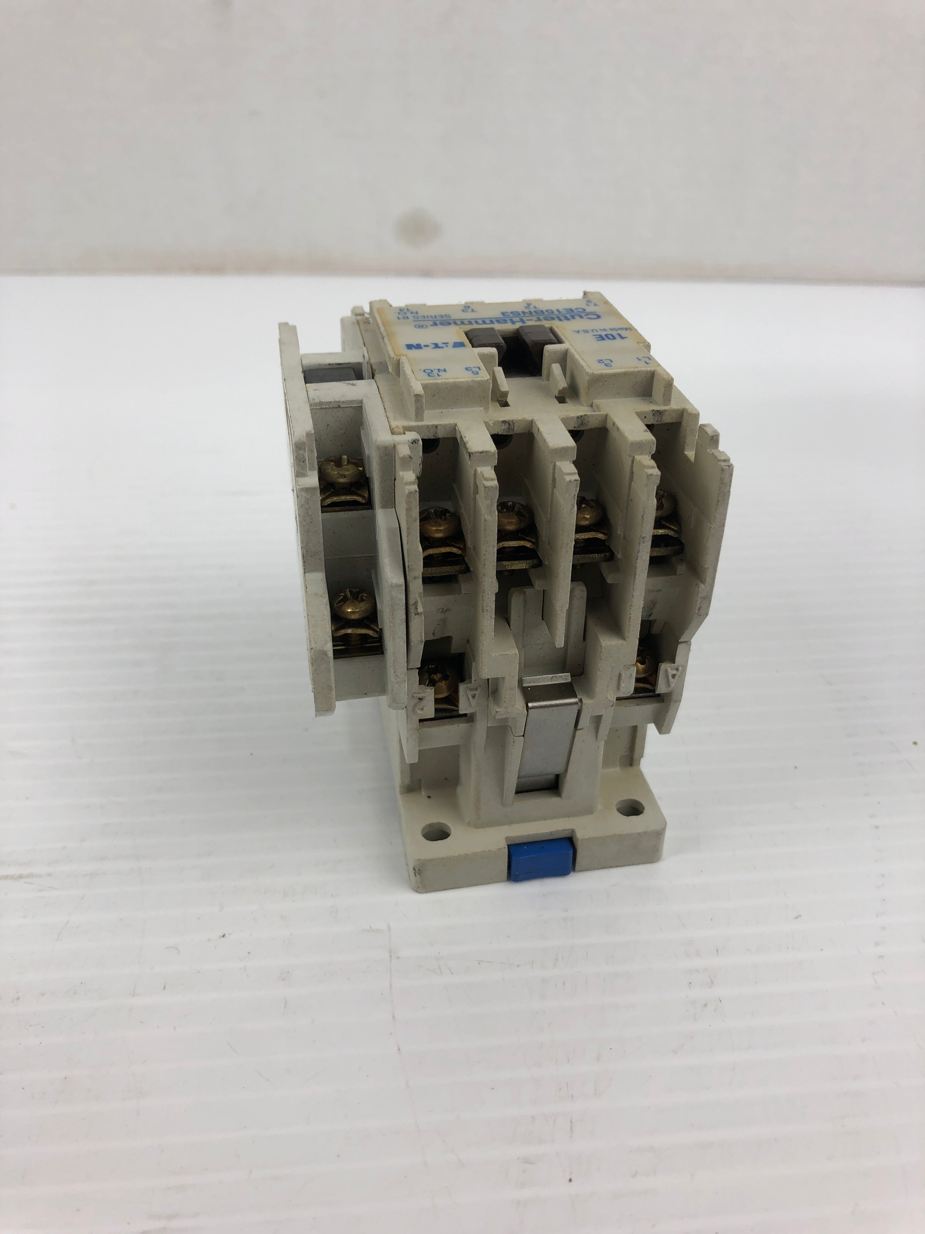 Cutler Hammer CE15BNS3 Contactor Series B1 with C320KGS3 Auxiliary Contact