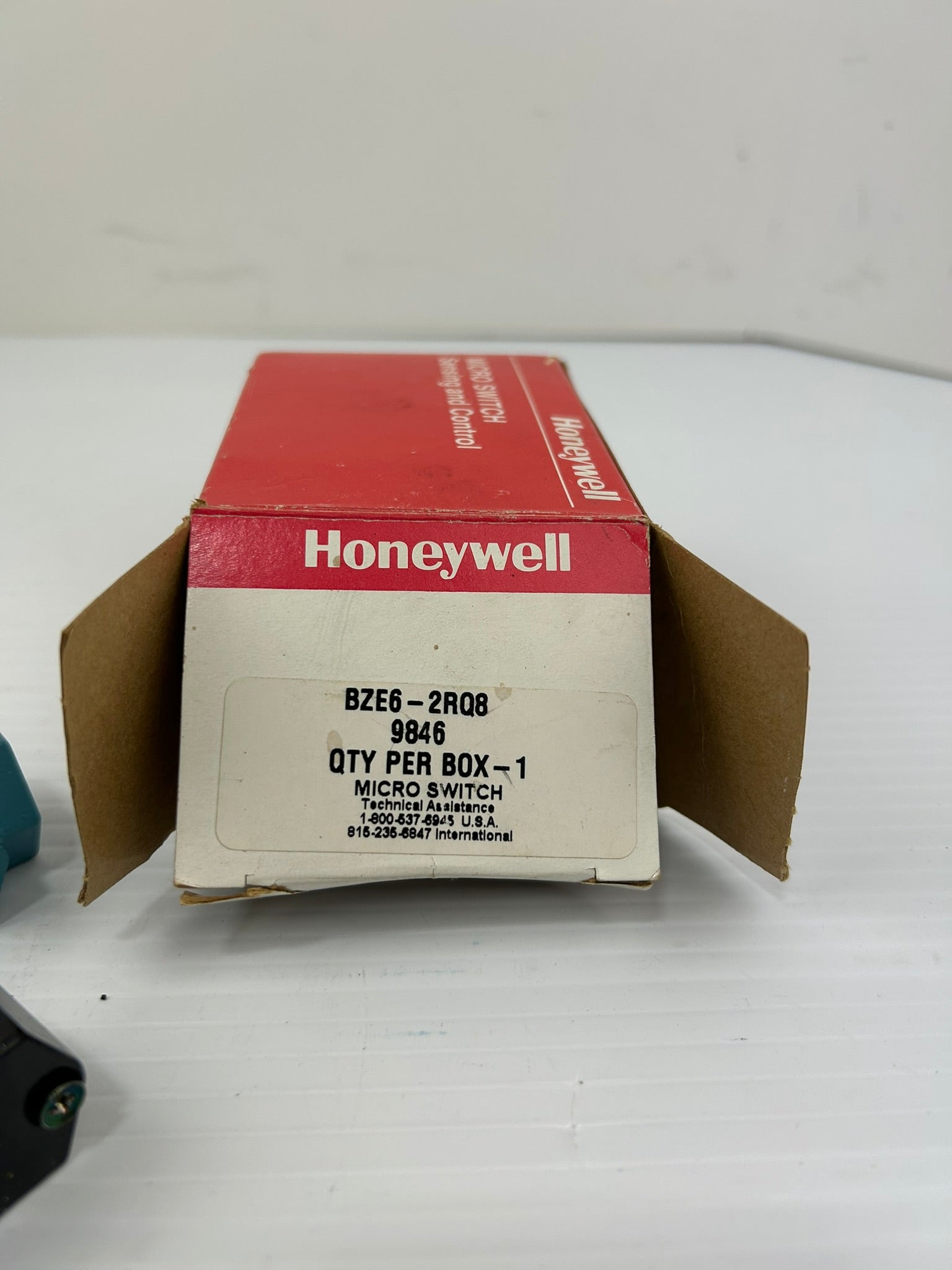 Honeywell BZE6-2RQ8 Microswitch Switch