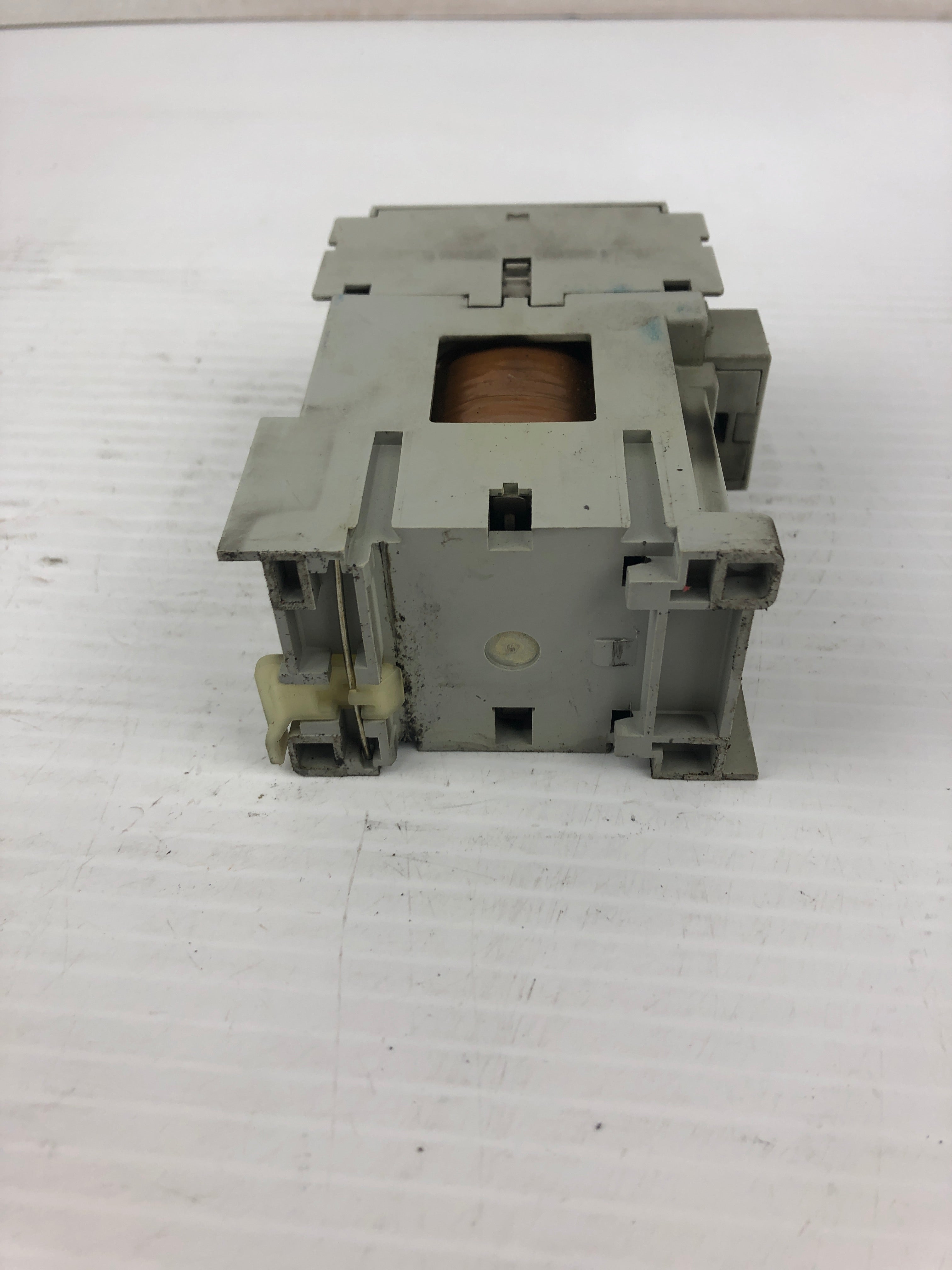 Allen Bradley 100-C09Z*10 Series A Contactor