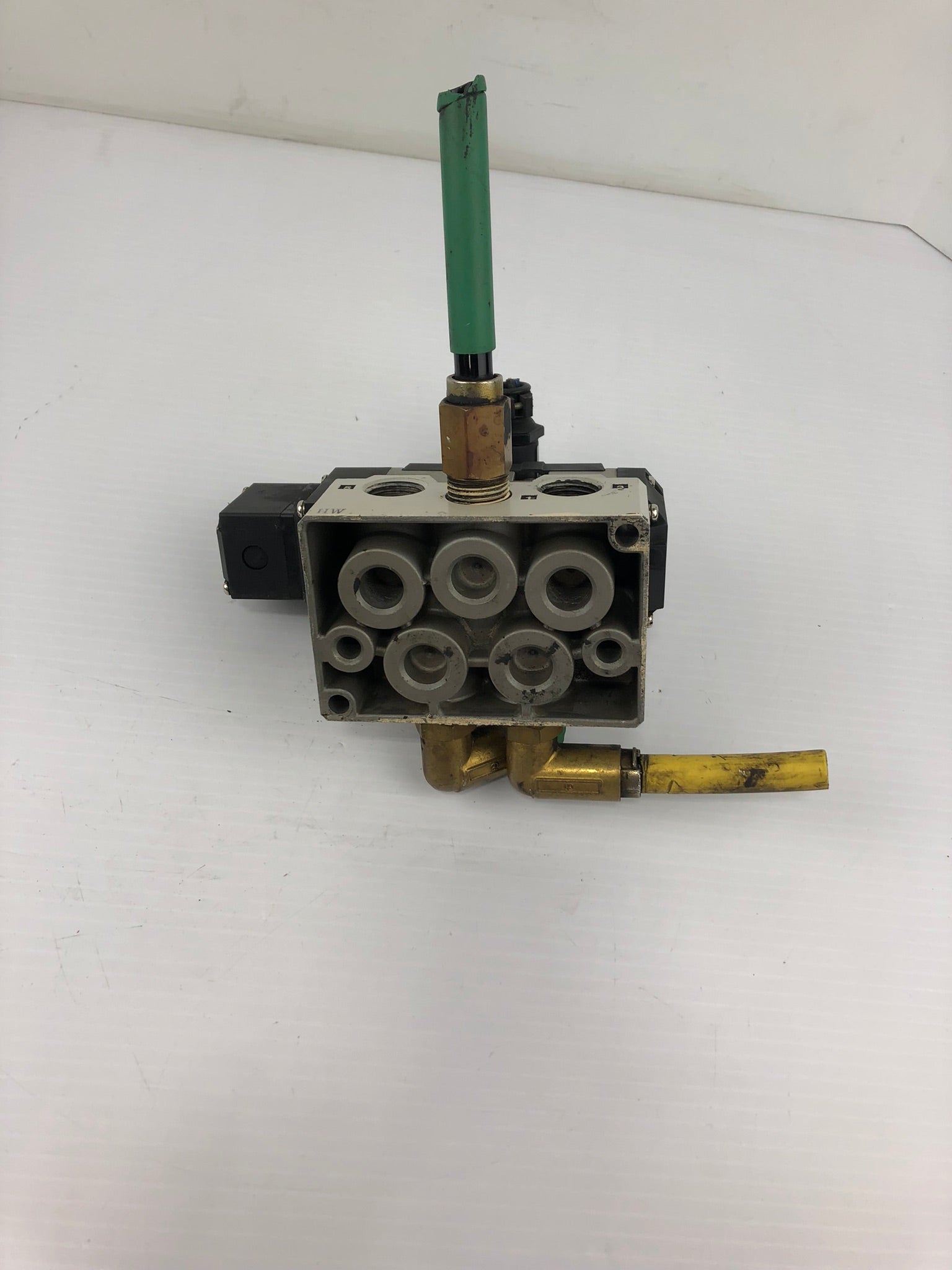 SMC VS7-8-FG-S-3Z Valve with Block