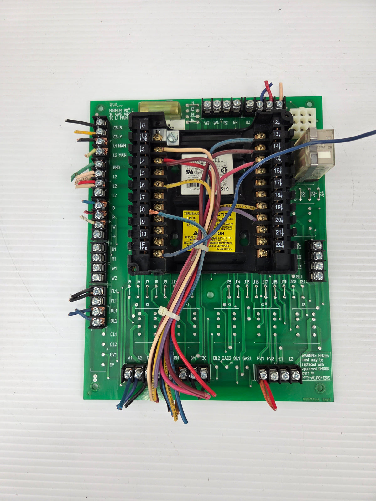 Honeywell Q7800C 1068 Power Flame Burner Control Board 50011409-001 50011408