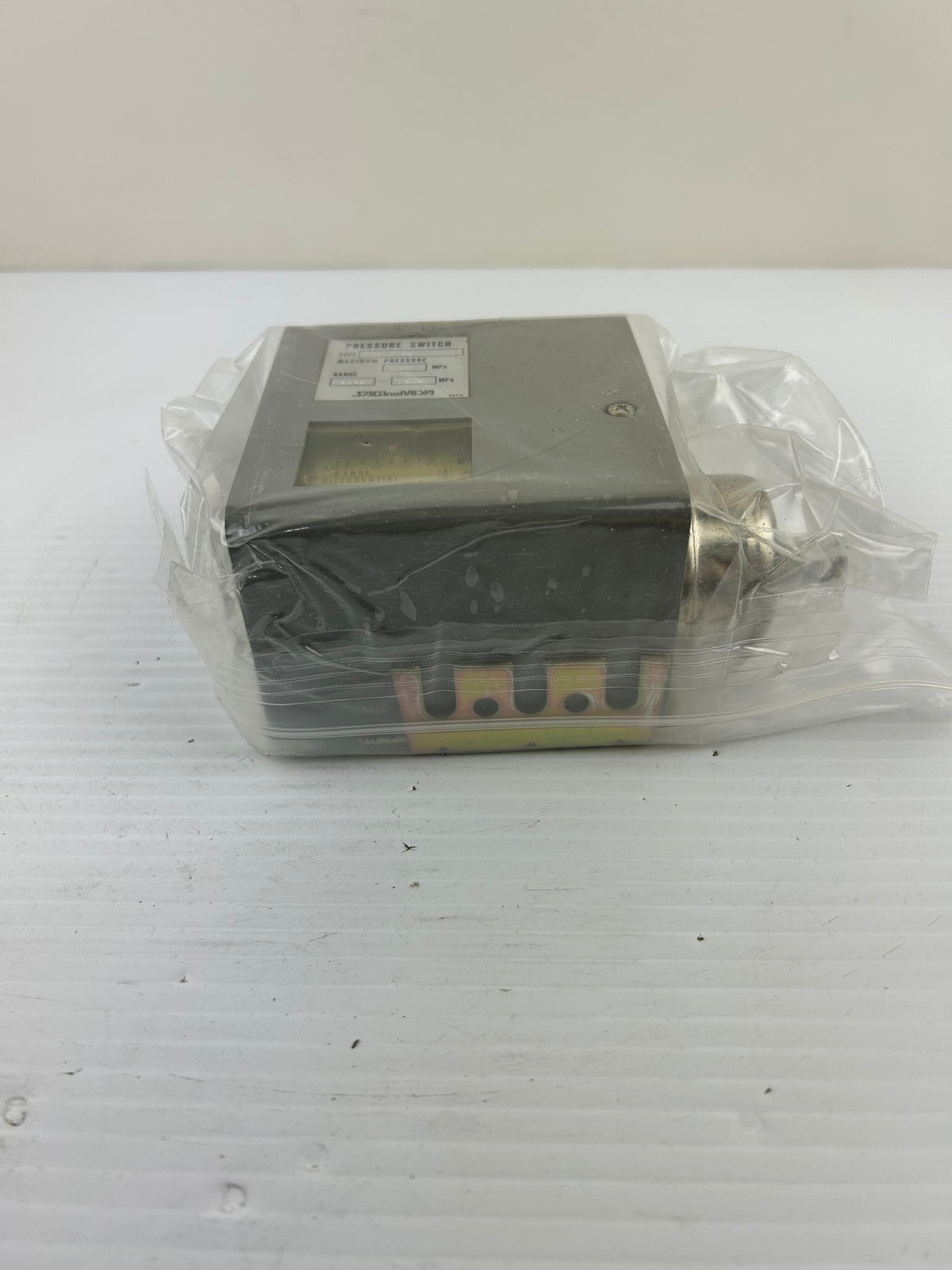 Saginomiya FPS-C106 Pressure Switch 0.06–0.6 MPa Industrial Pressure Control