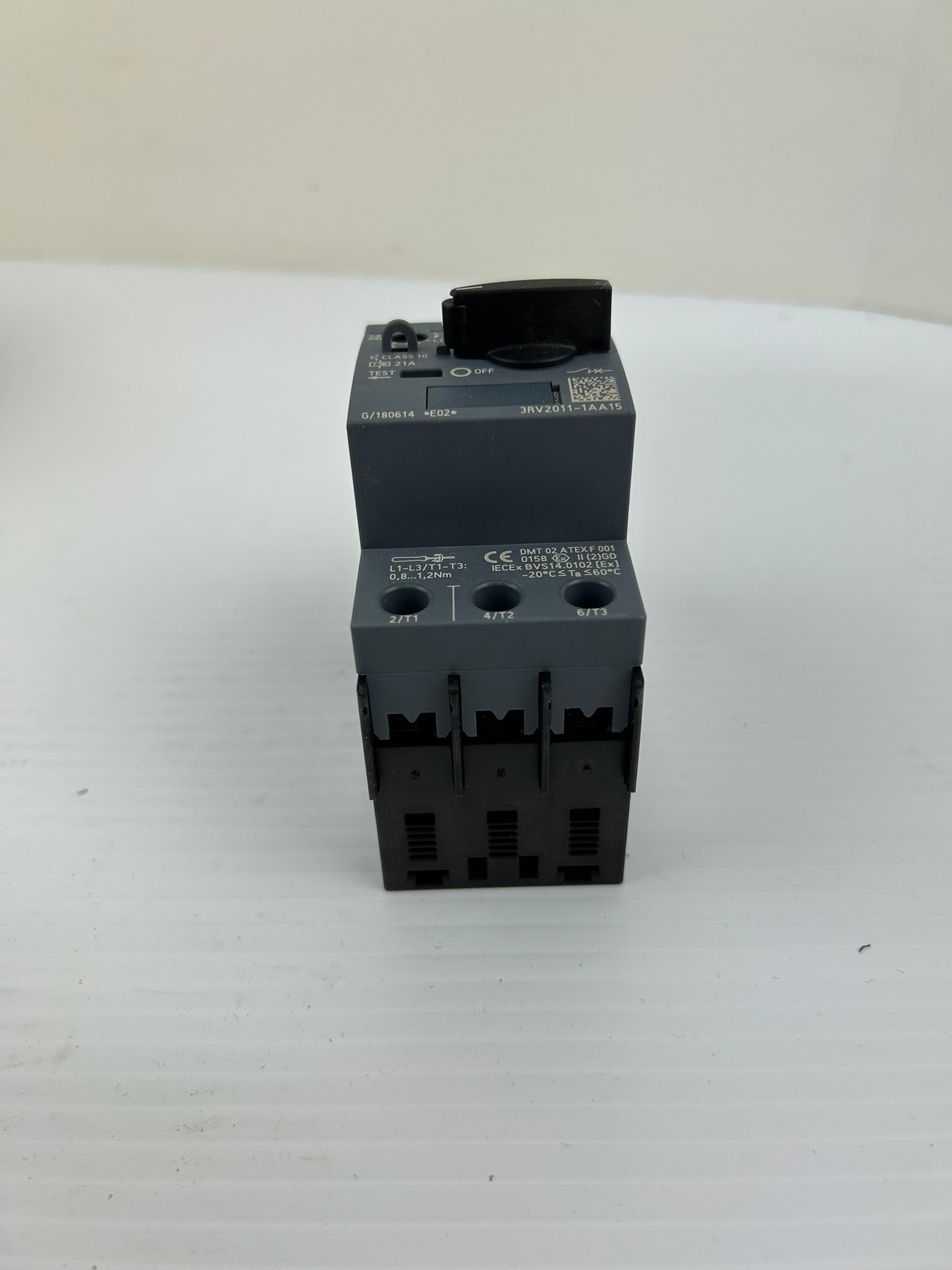 Siemens 3RV2011-1AA15 SIRIUS Manual Motor Starter Protector Circuit Breaker