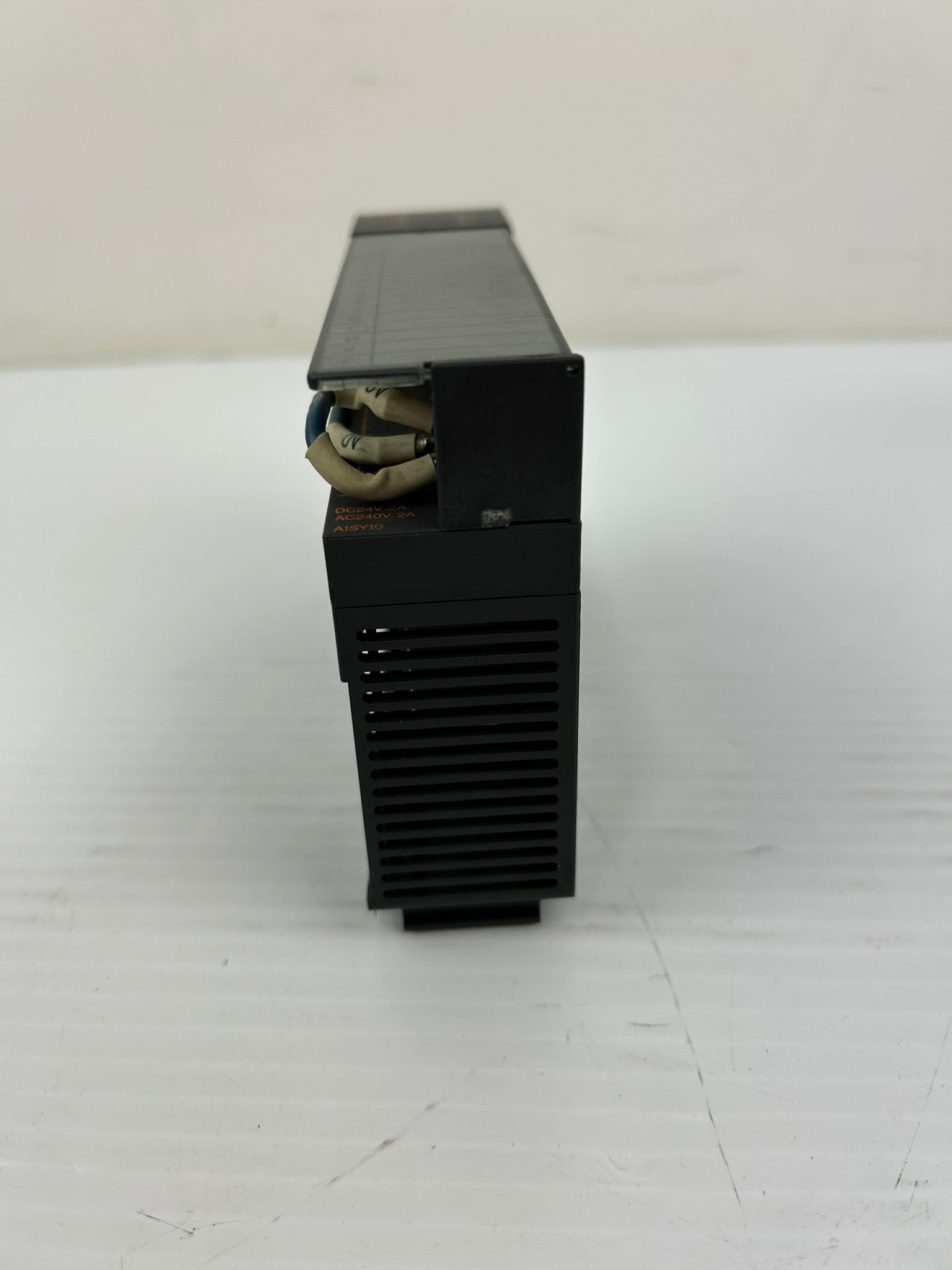 Mitsubishi A1SY10 Output Unit PLC Module 24VDC 240VAC 2A 8.0A/COM