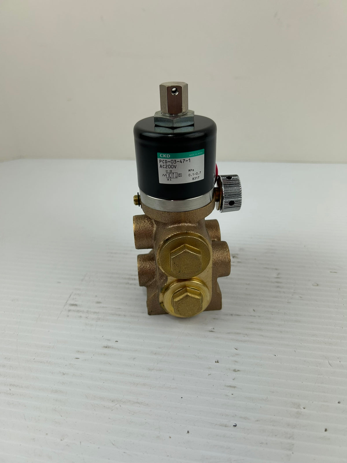 CKD PCD-03-47-1 200V Pneumatic Solenoid Valve Brass 4/5 Port 0.1-0.7 MPa