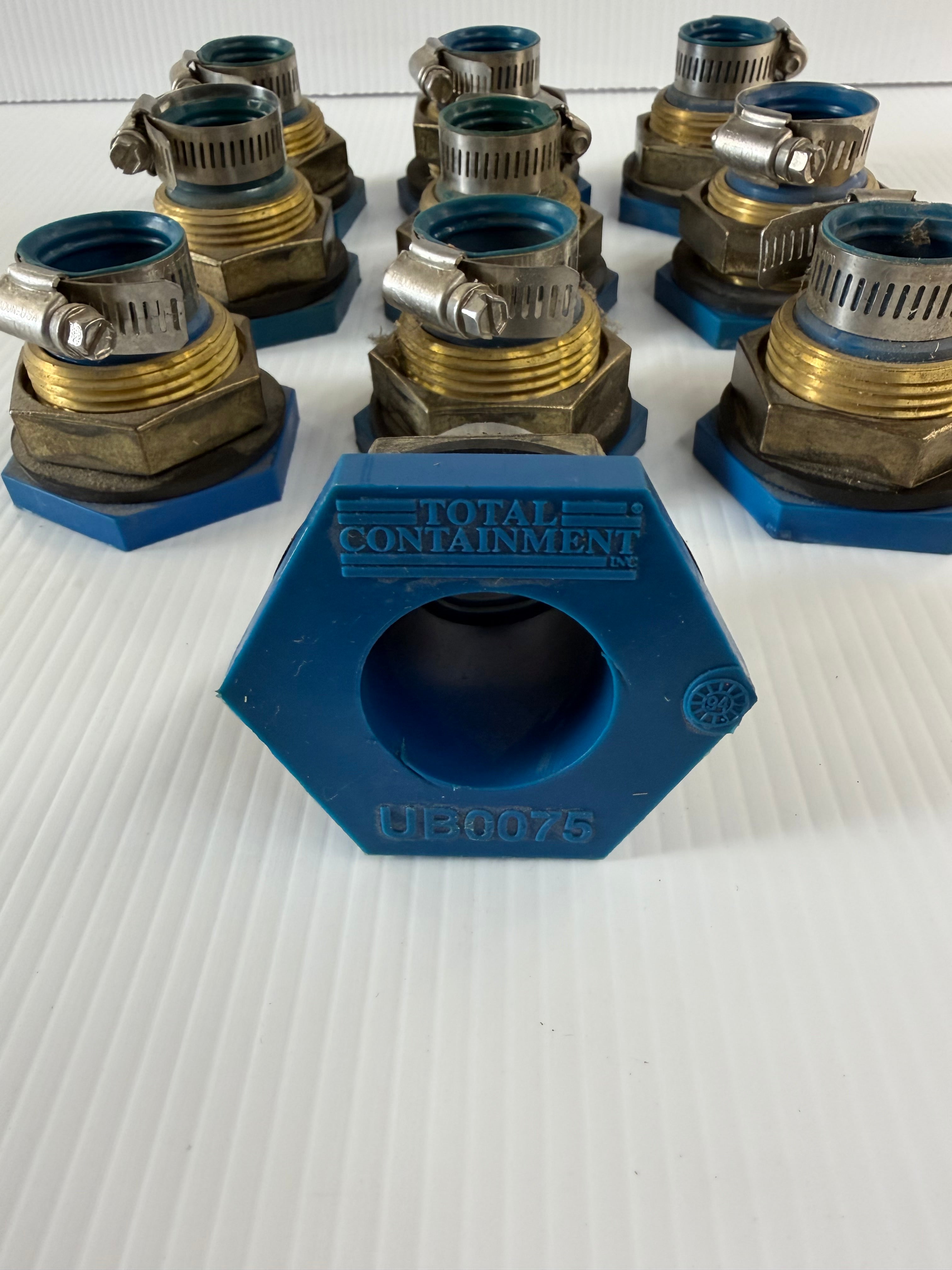 Lot of 10 Total Containment 1” Fittings UB0075