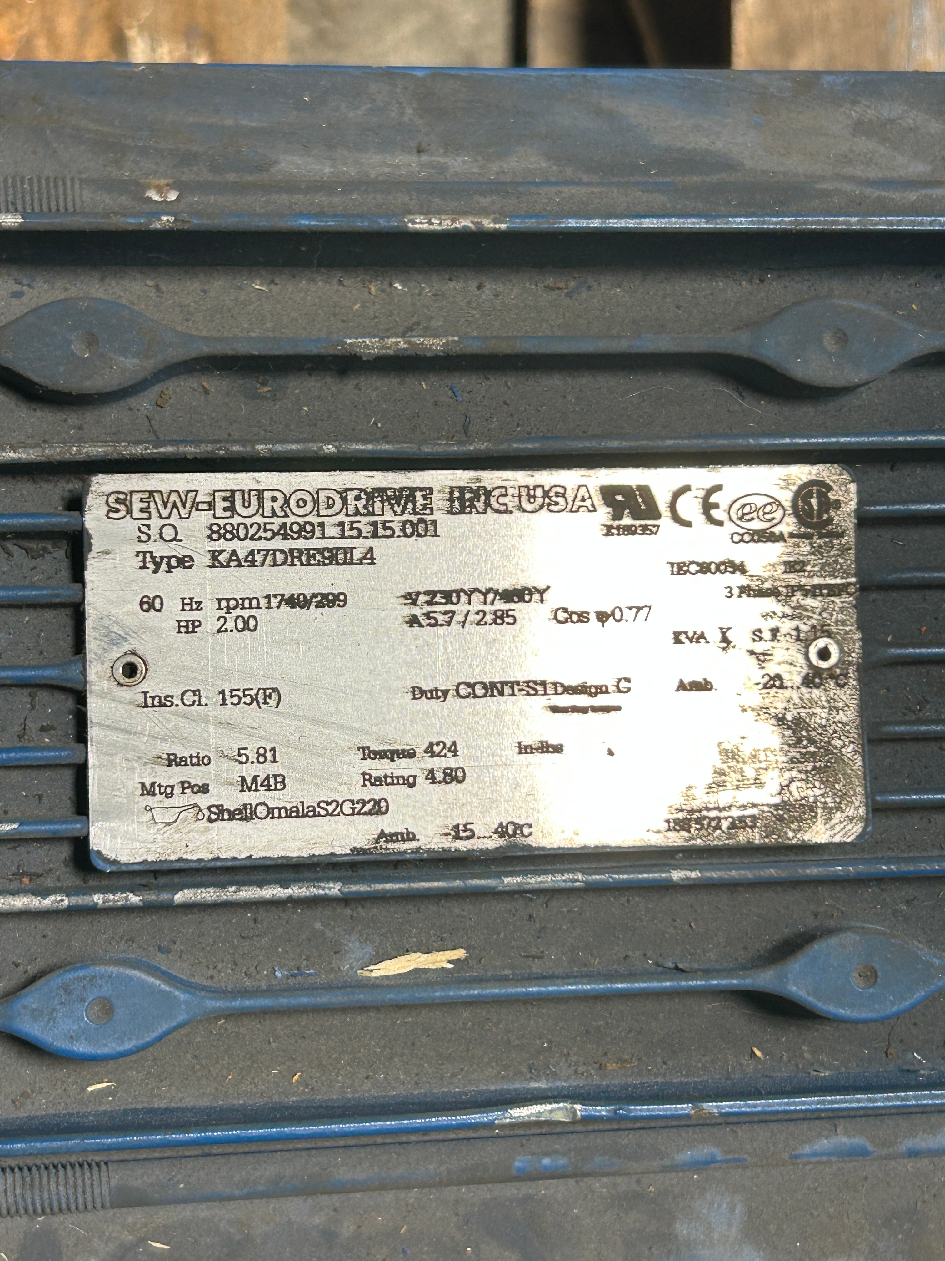 SEW Eurodrive KA47DRE90L4 Gearmotor 2HP 1740/299 RPM 5.81 Ratio 424 In-Lbs