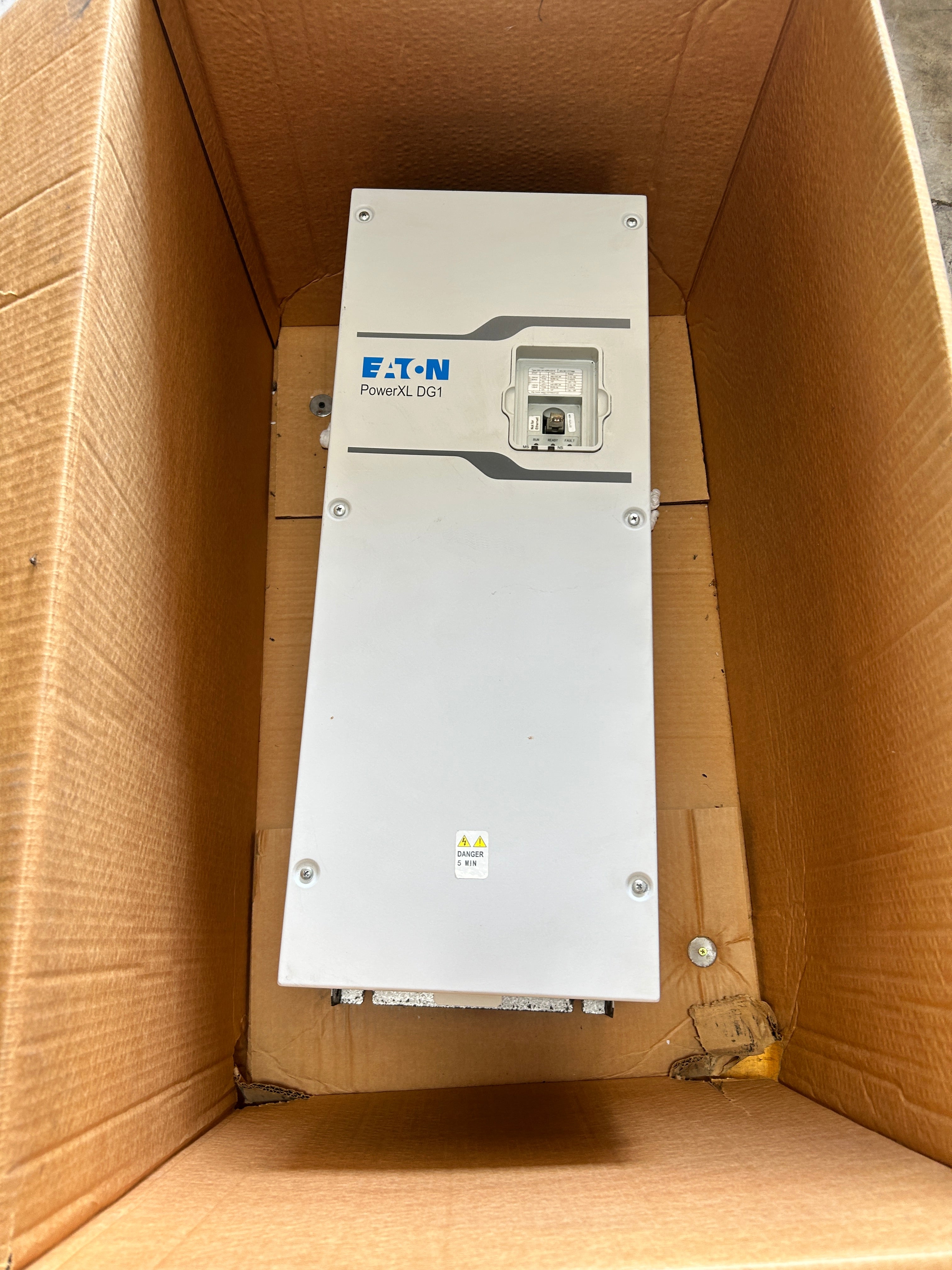 Eaton PowerXL DG1-34140FN-C21C Variable Frequency Drive 100HP 75kW 380-500V