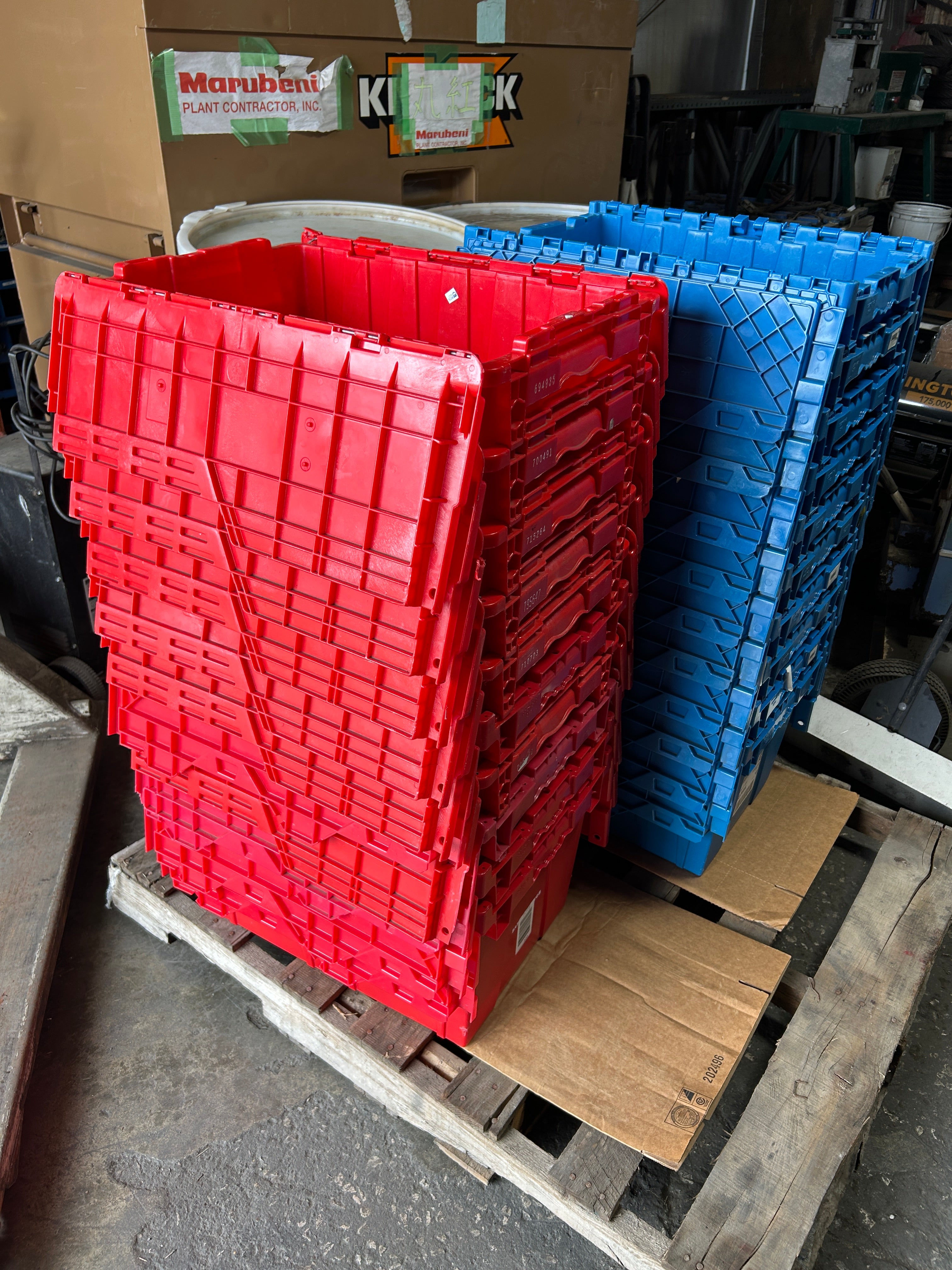 Plastic Totes 19-7/8" x 13-3/4" x 12-1/2" Inside with Built-In Lids - Lot of 50