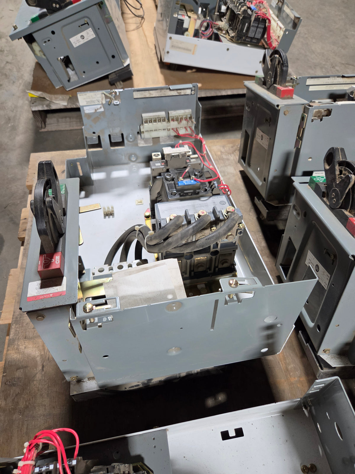 Allen-Bradley 2113B MCC Bucket Size 4 FVNR 75HP 3PH 480V 150A Breaker - No Door