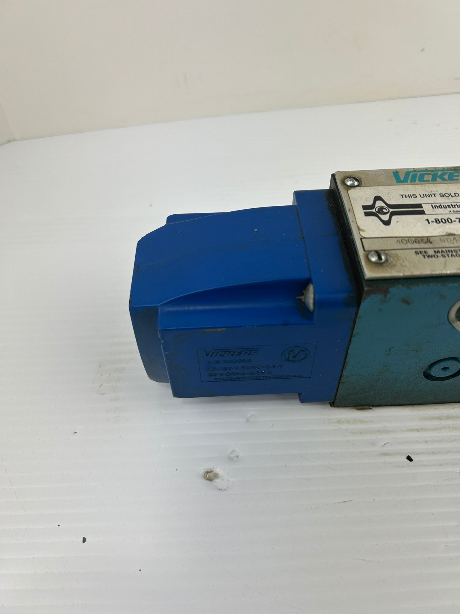 Vickers 400854 DG4S4 017C WB 50 Directional Valve