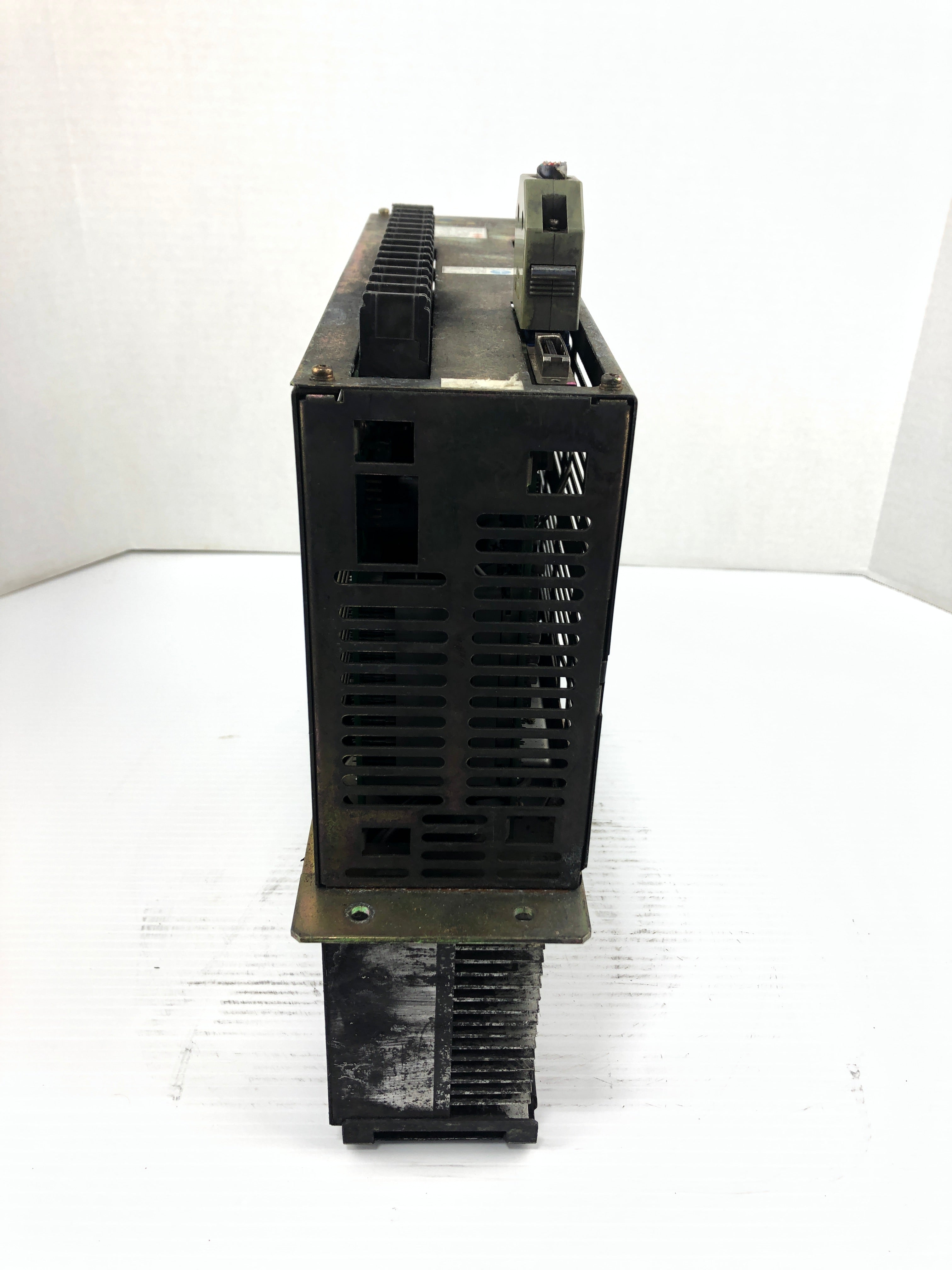 Yaskawa Electric CACR-IR44SFB ServoPack Servo Drive