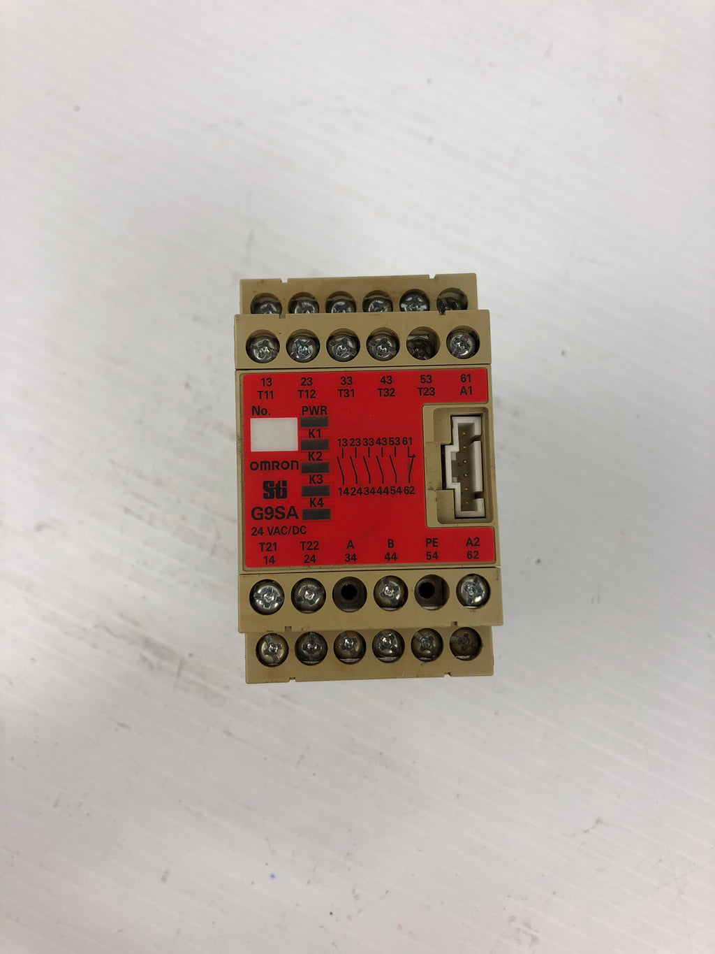 OMRON G9SA-501 Safety Relay Unit 24VAC/DC – Metal Logics, Inc.