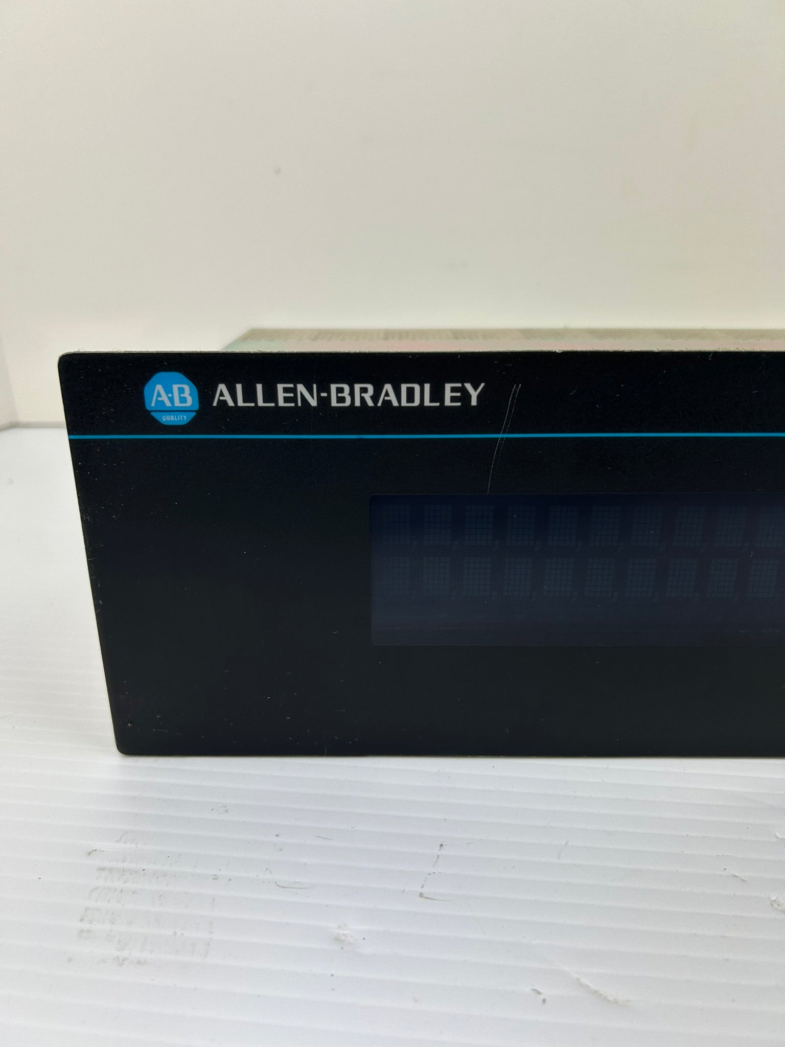 Allen Bradley Dataliner 2706-B23J8 Industrial LED Message Display Ser G Rev B