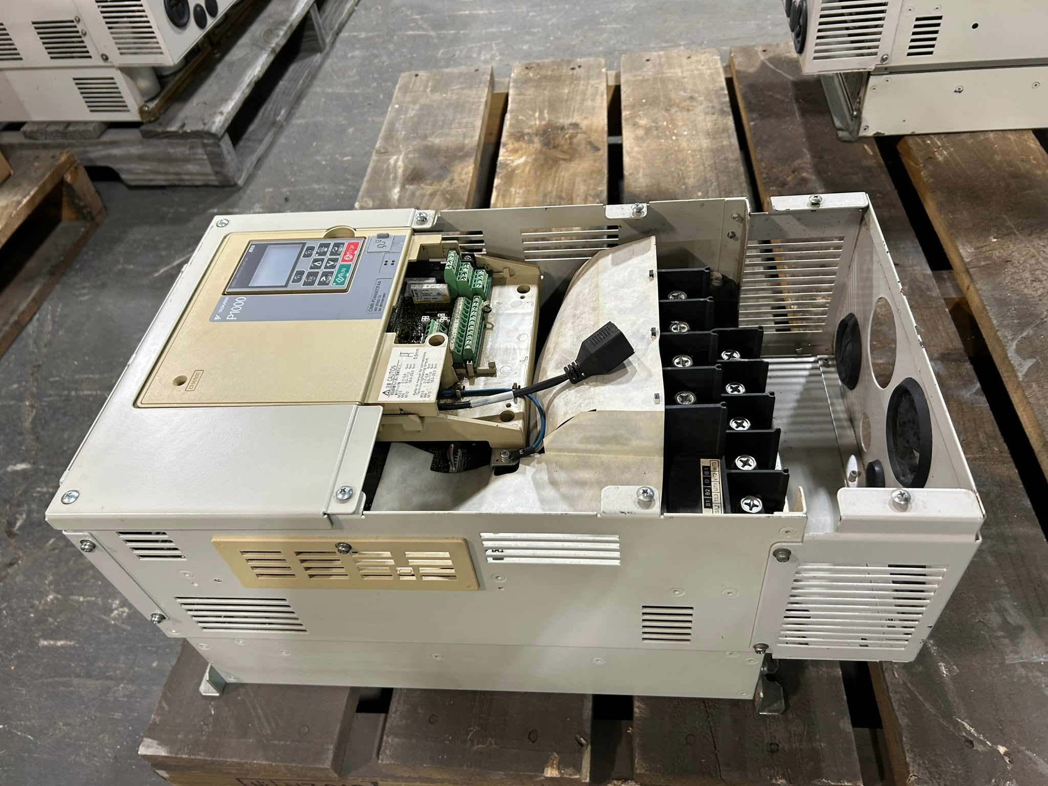 Yaskawa Electric CIMR-PU4A0072FAA AC Industrial Drive Rev E P1000 - No Top Cover