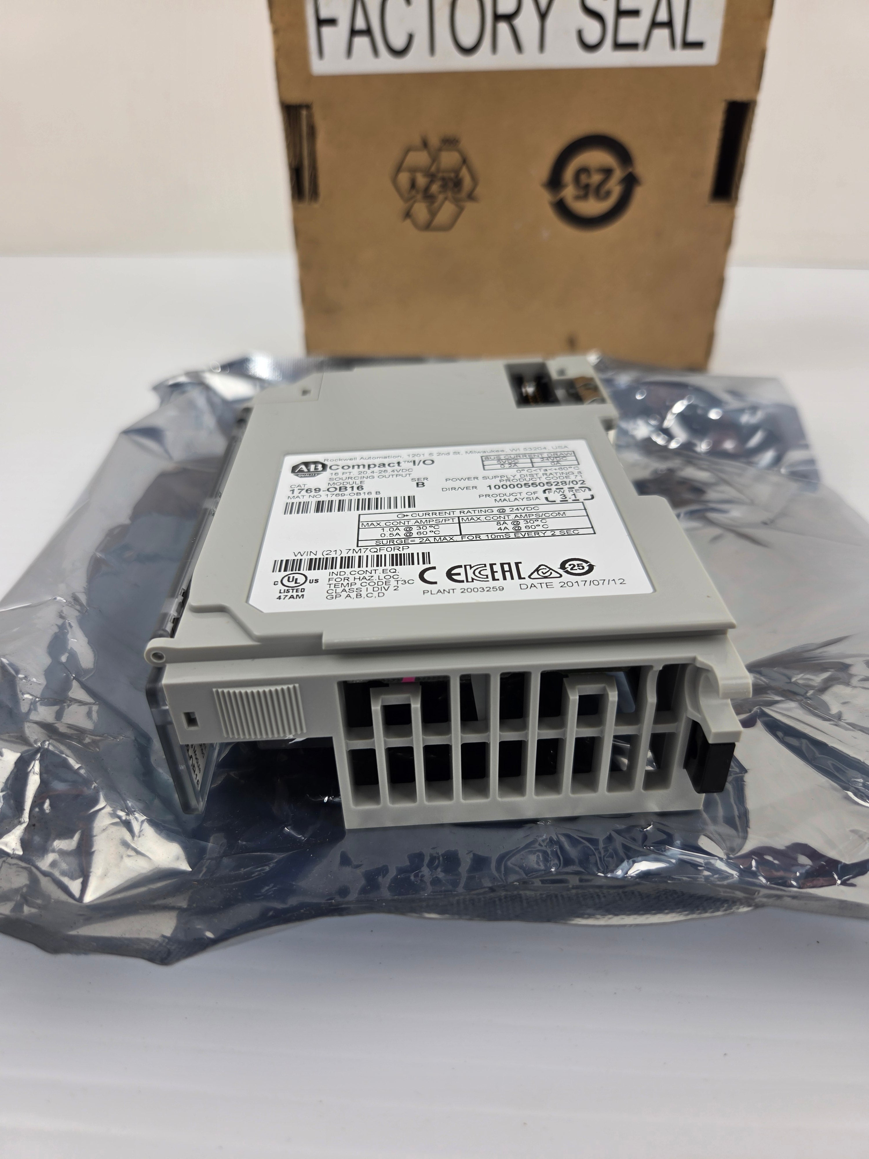 Allen-Bradley 1769-OB16 Compact I/O DC Output 16 Pt 24VDC PLC Module Ser B 3.1FW