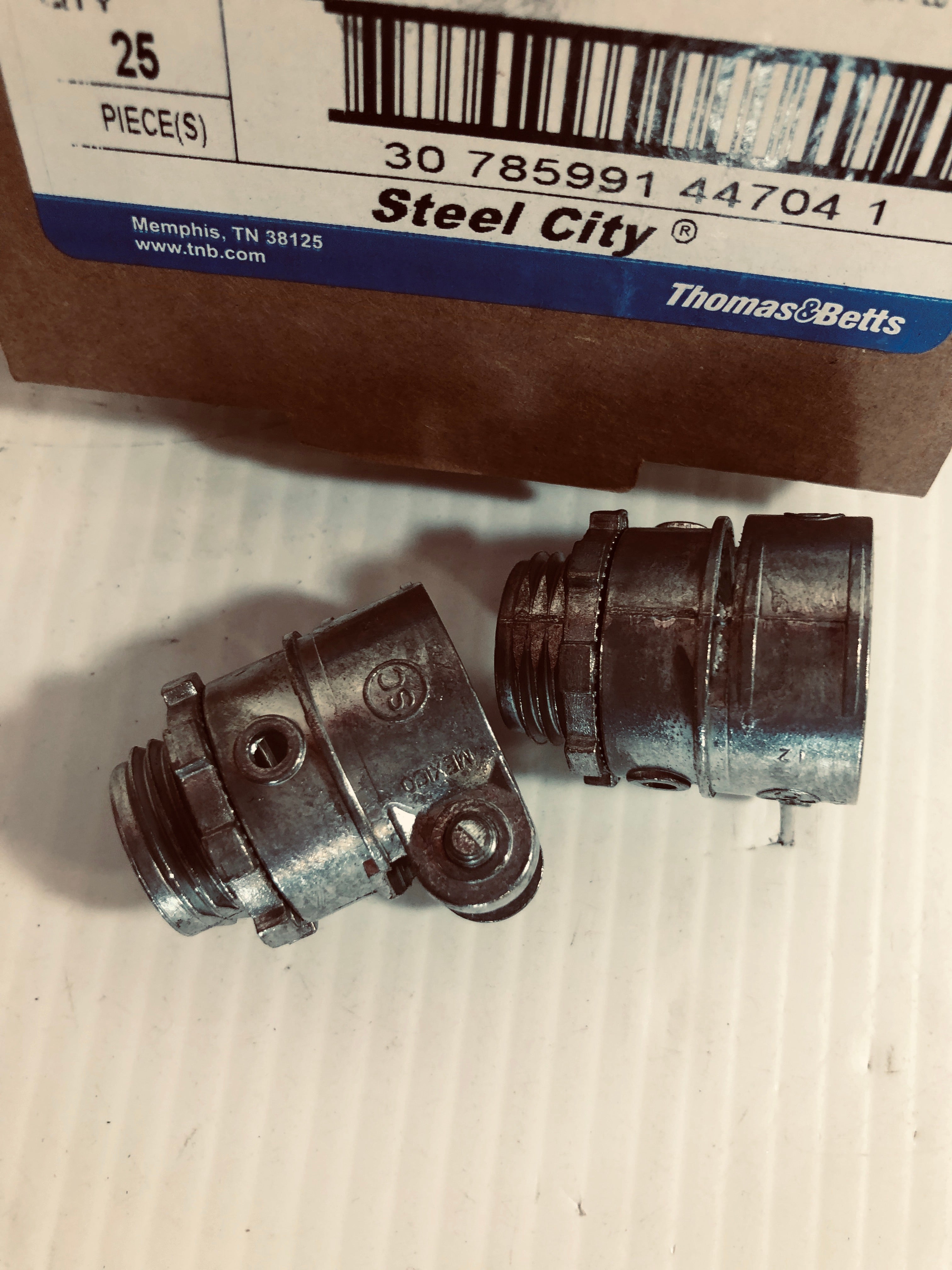 Thomas & Betts XC 270 1/2" Flexible Metal Conduit Squeeze Connector Box of 25