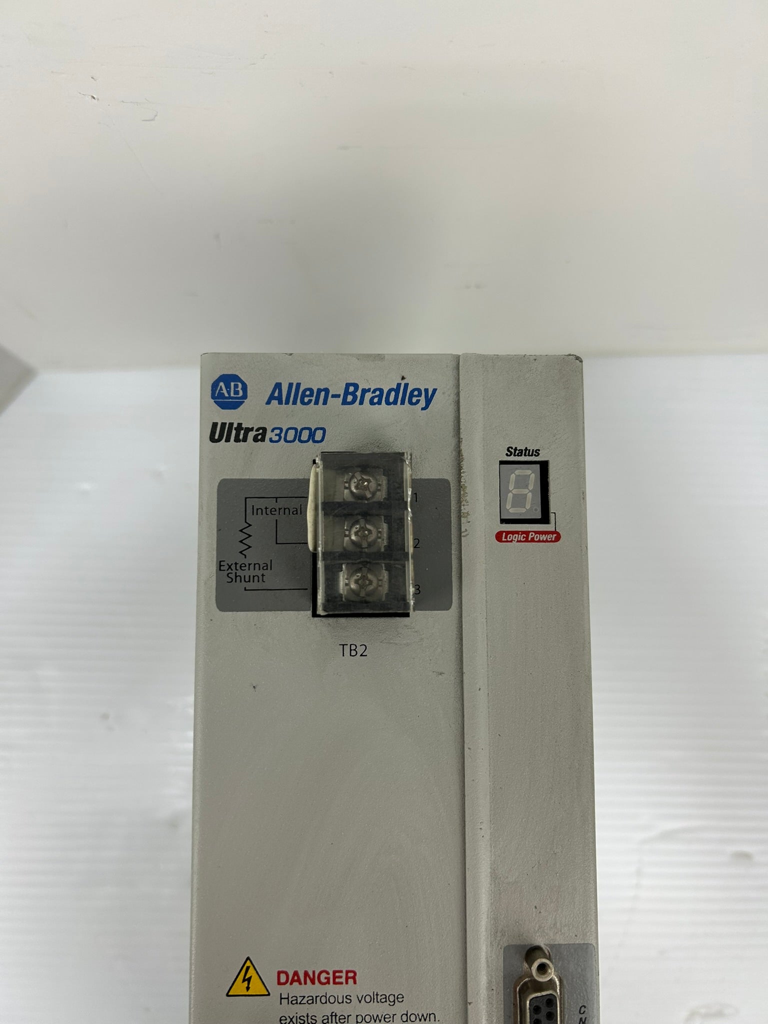 Allen Bradley 2098-DSD-030 Ultra 3000 Servo Drive 120/240VAC 1 PH Series B