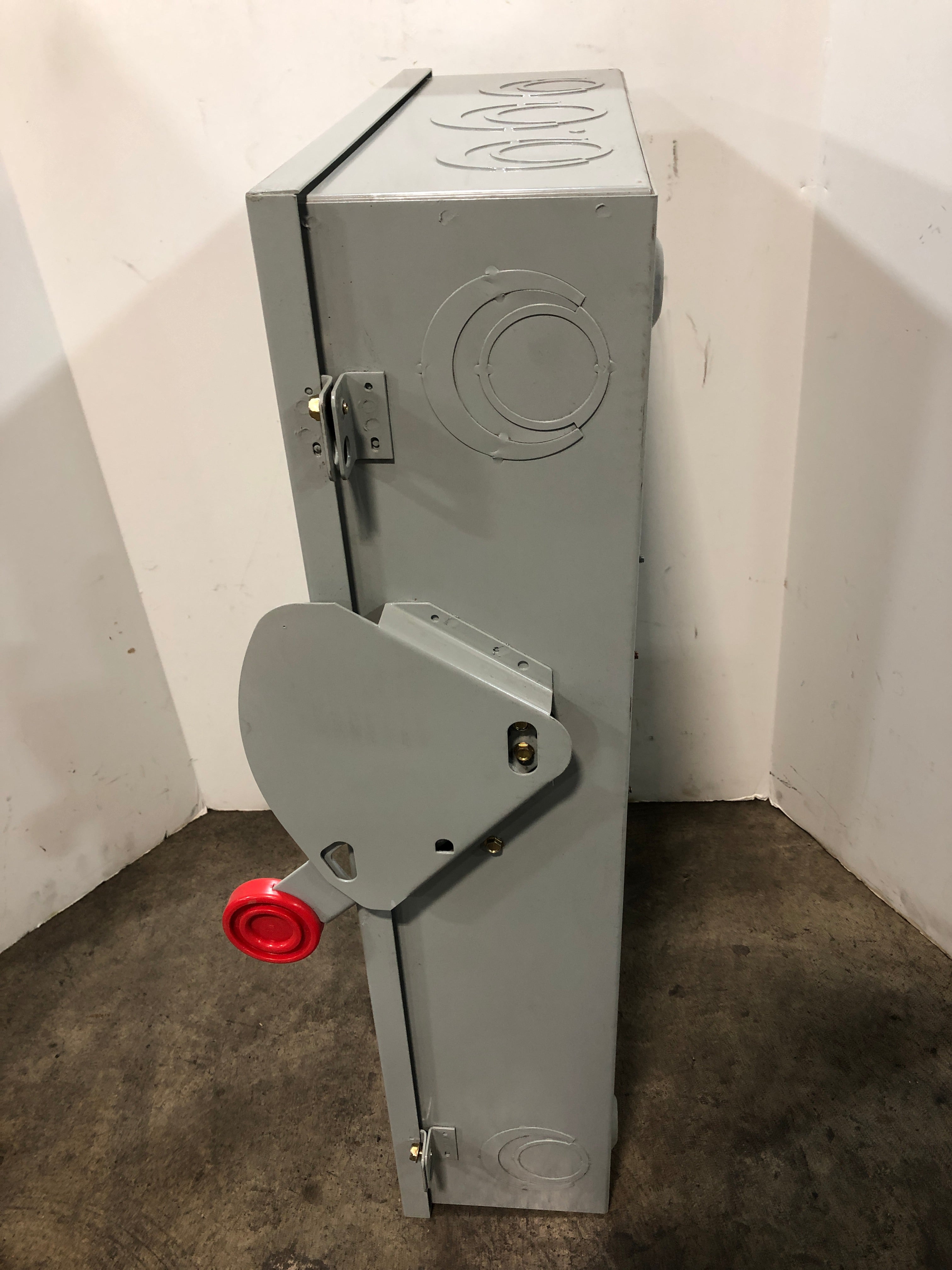 Eaton Cutler-Hammer DH364NGK Heavy Duty Safety Switch 200A Series C Type 1