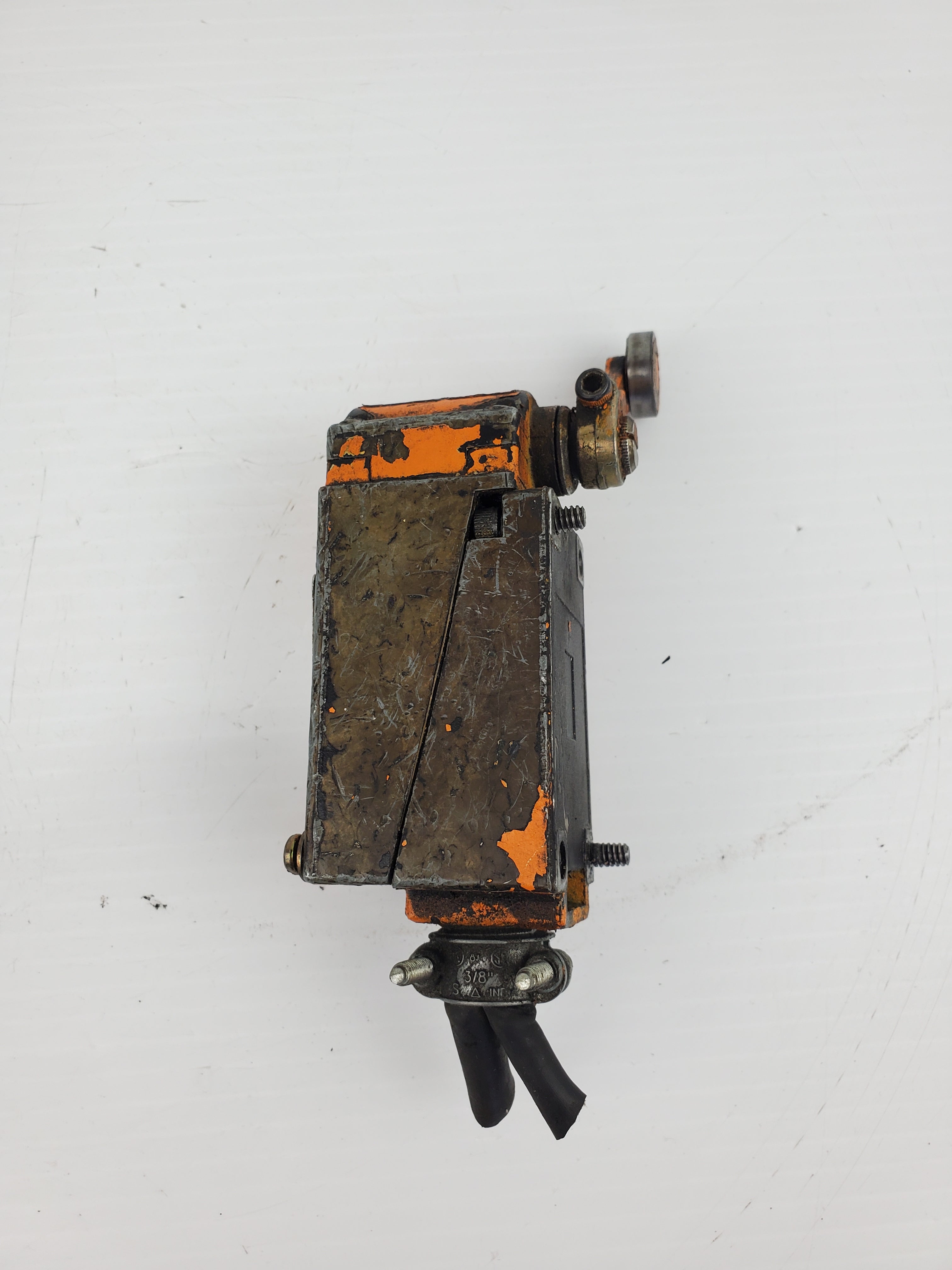 Square D AEQ2545 Limit Switch Series B Class 9007