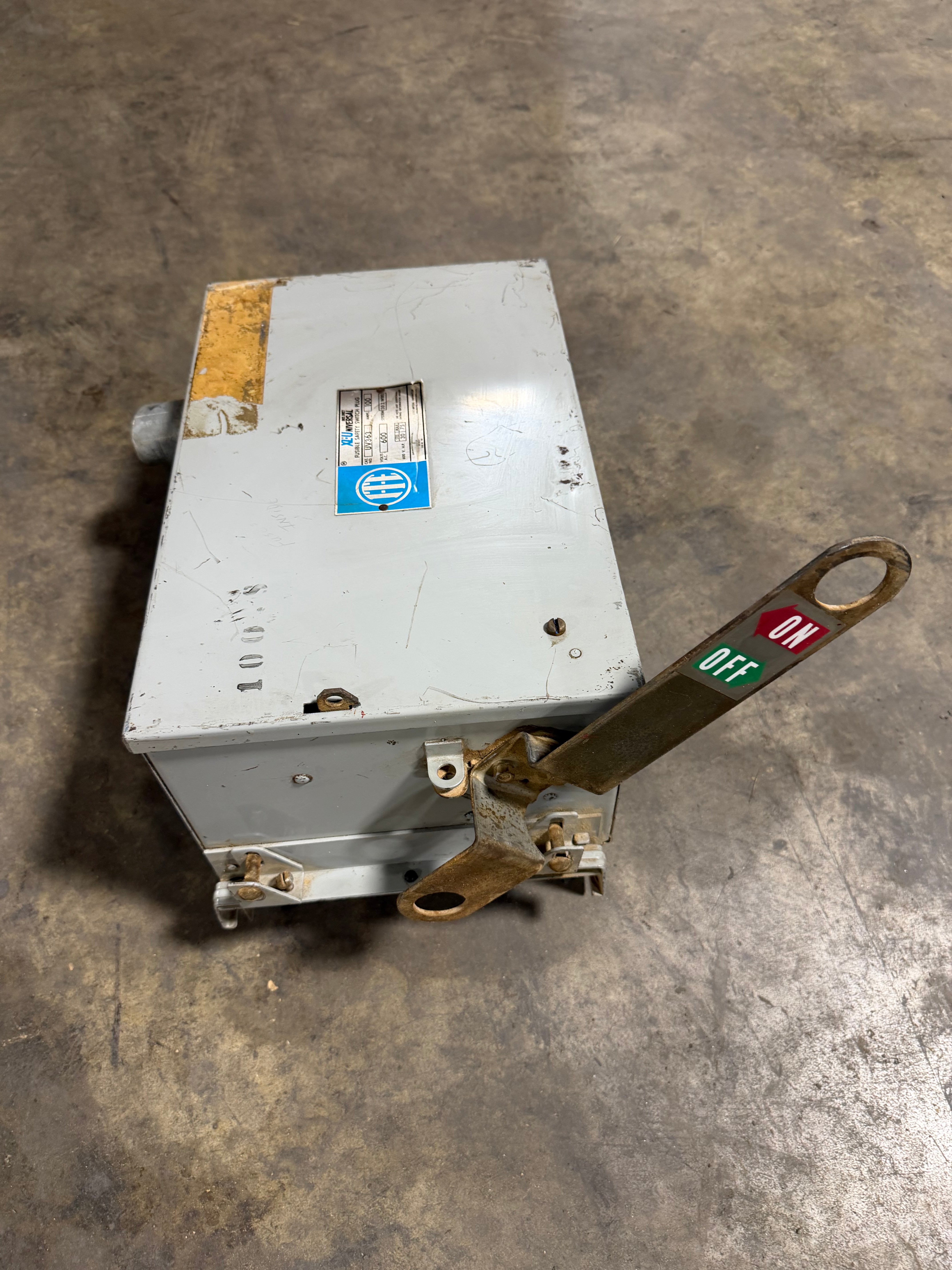ITE Gould UV363 XL-U Fusible Bus Plug 100A 600V 3PH 3W Used