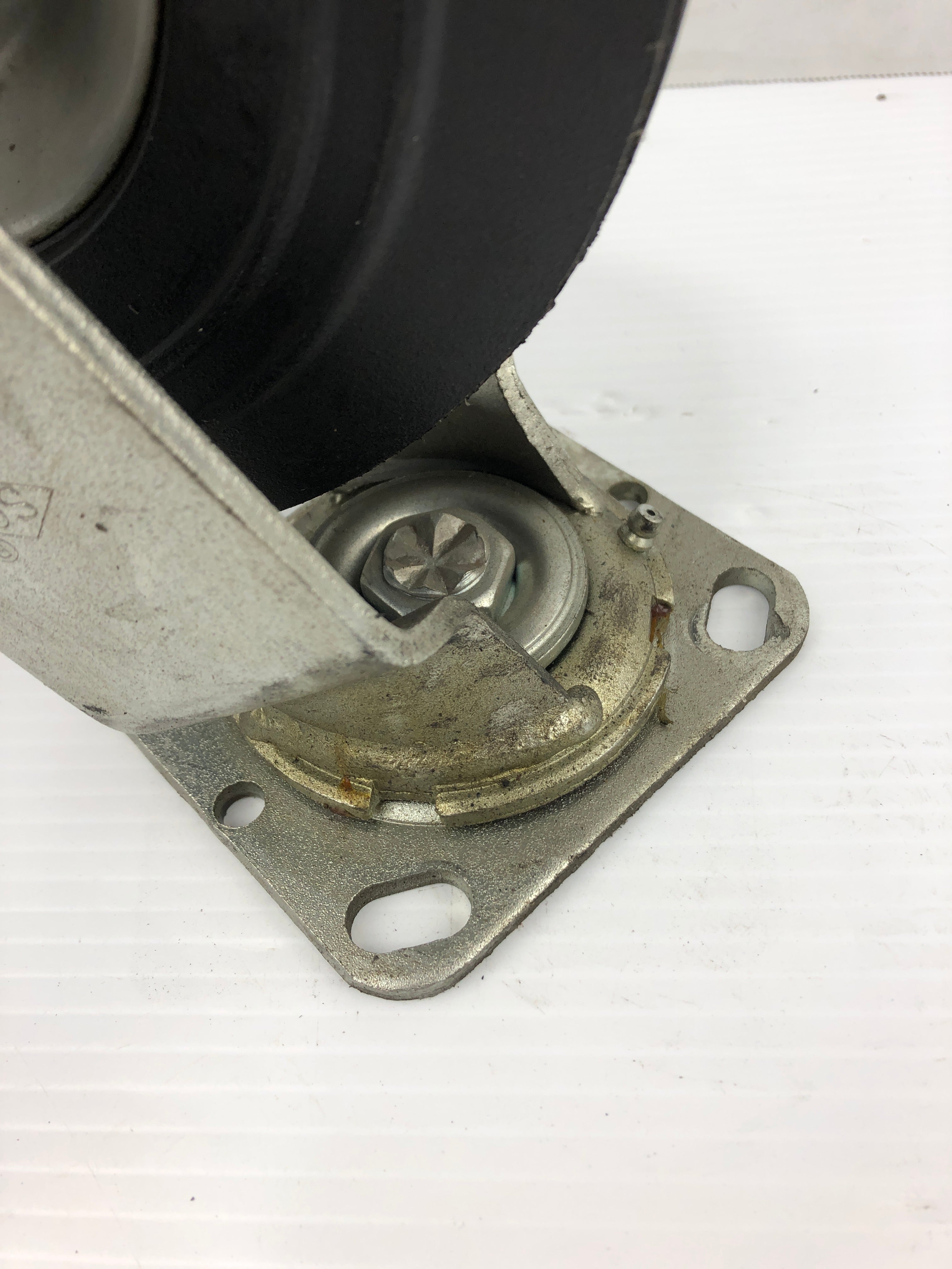 8" Caster Wheel with Swivel Bracket 1NWY9 Flat-Free Solid Rubber
