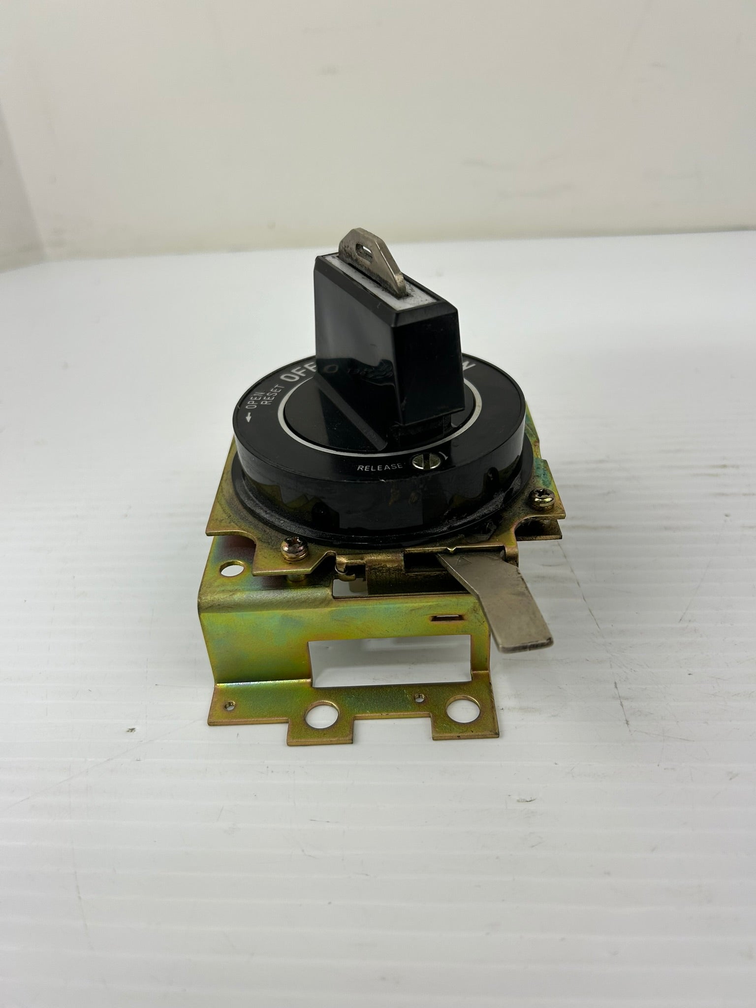 Fuji Electric N13 A-Q-00905 On/Off Release Switch