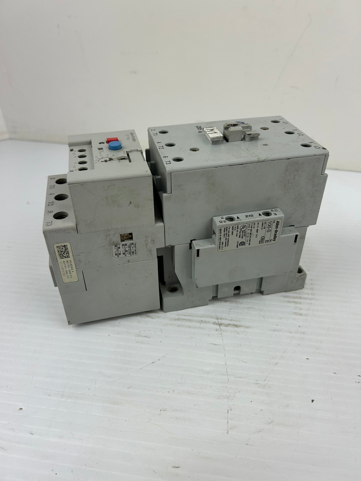 Allen Bradley 100-C85*00 Smart Motor Controller Ser. A & 193-EEGE Overload Relay
