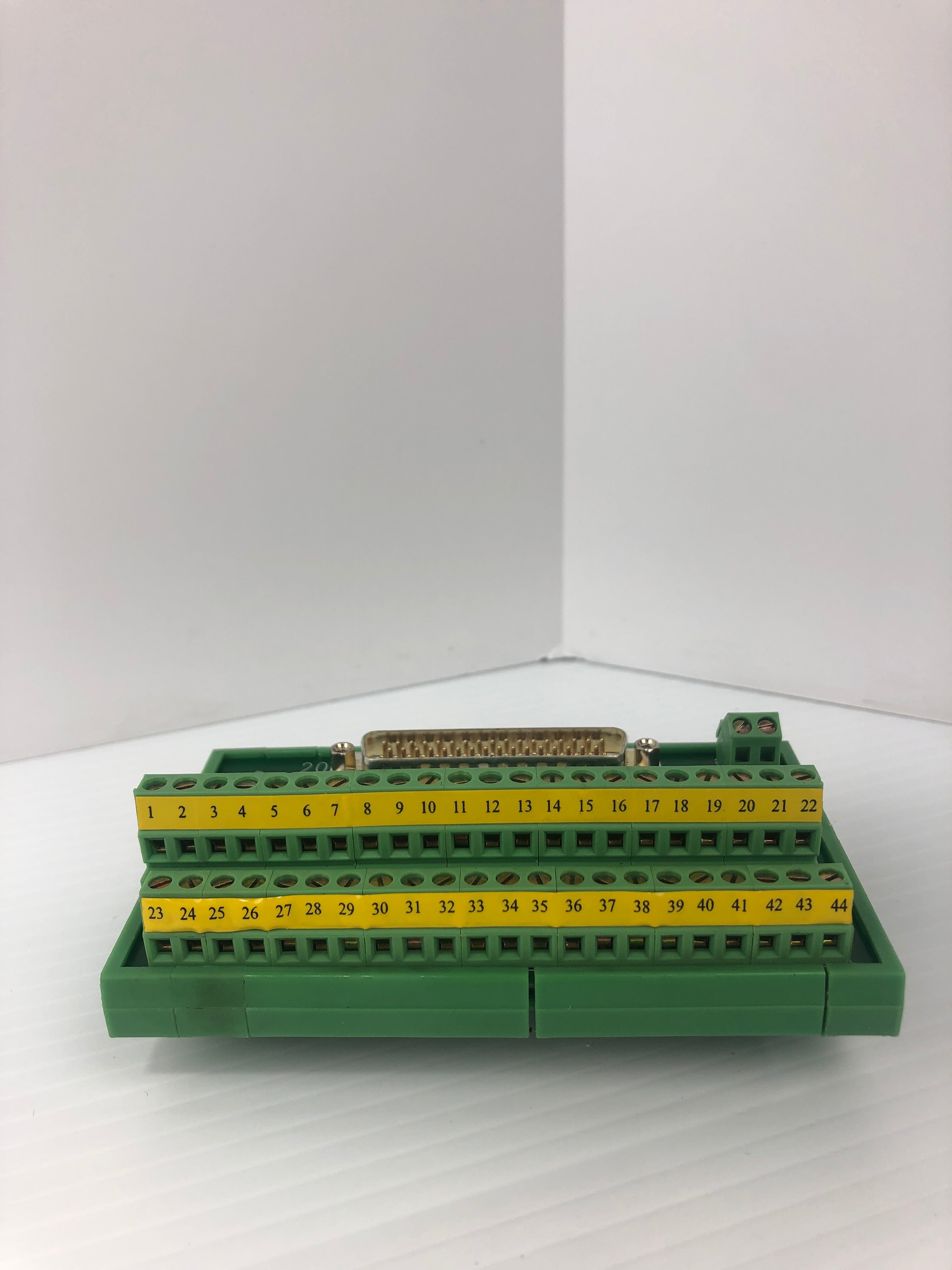 KME 20-53735 Connector Module 2090-U3BB-D44 Ser. B
