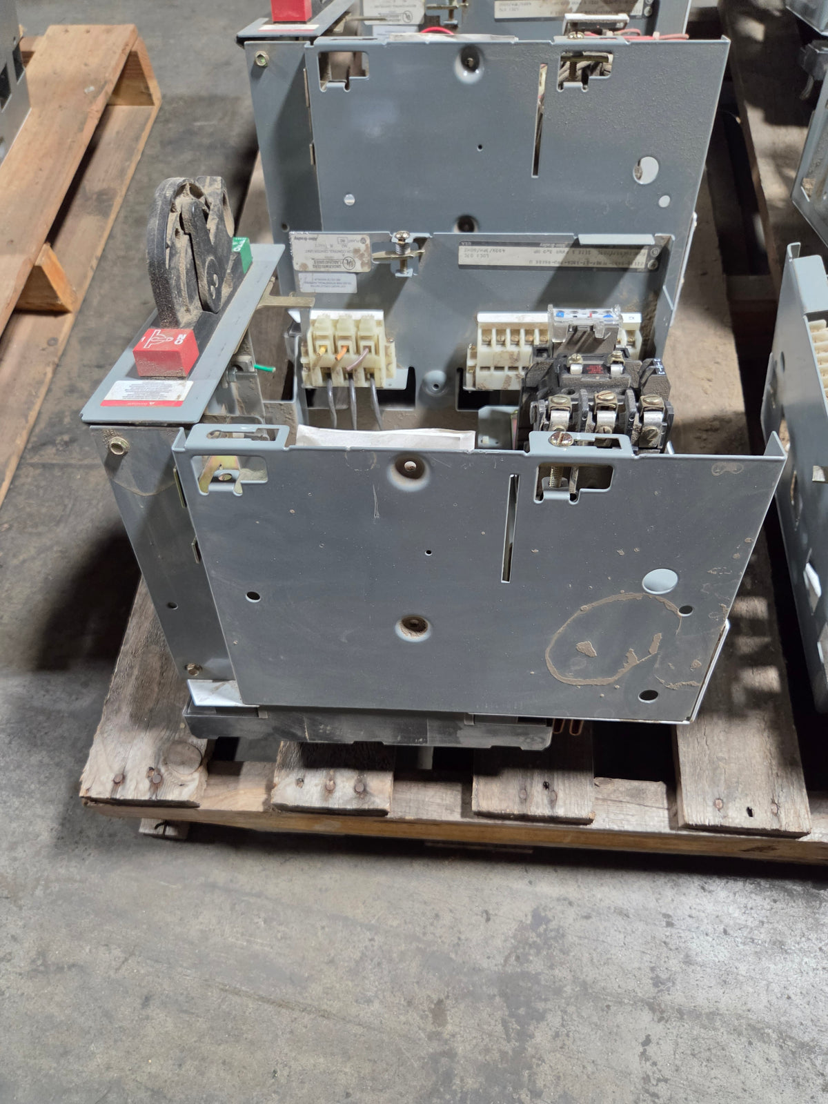 Allen-Bradley MCC Bucket 2113B Size 1 FVNR 15A Breaker 3HP 3PH 480V - No Door