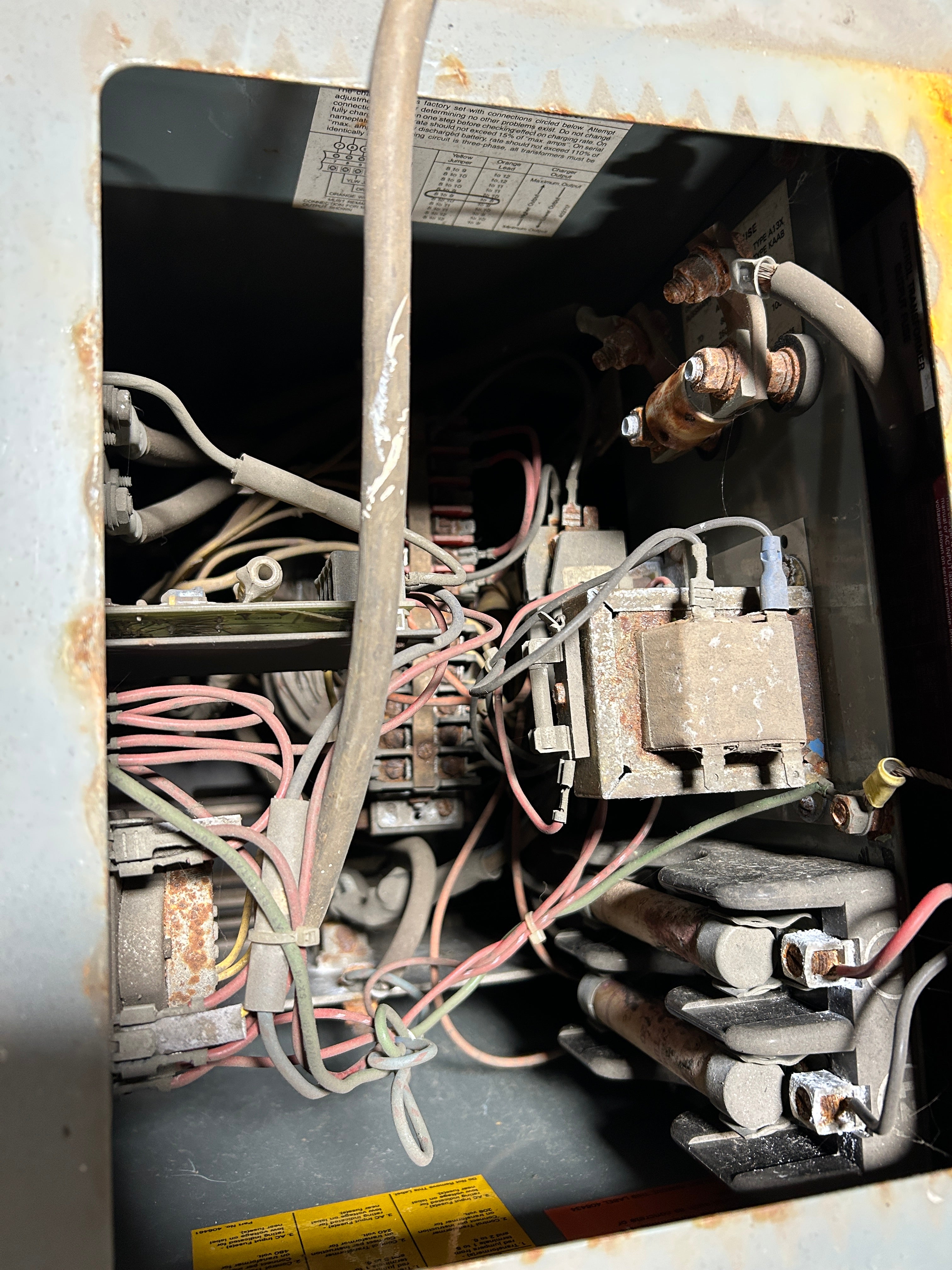 Hobart 450A1-12R80 Forklift Battery Charger 12 Cell 1PH 60Hz 6345-6 LA 226-450AH