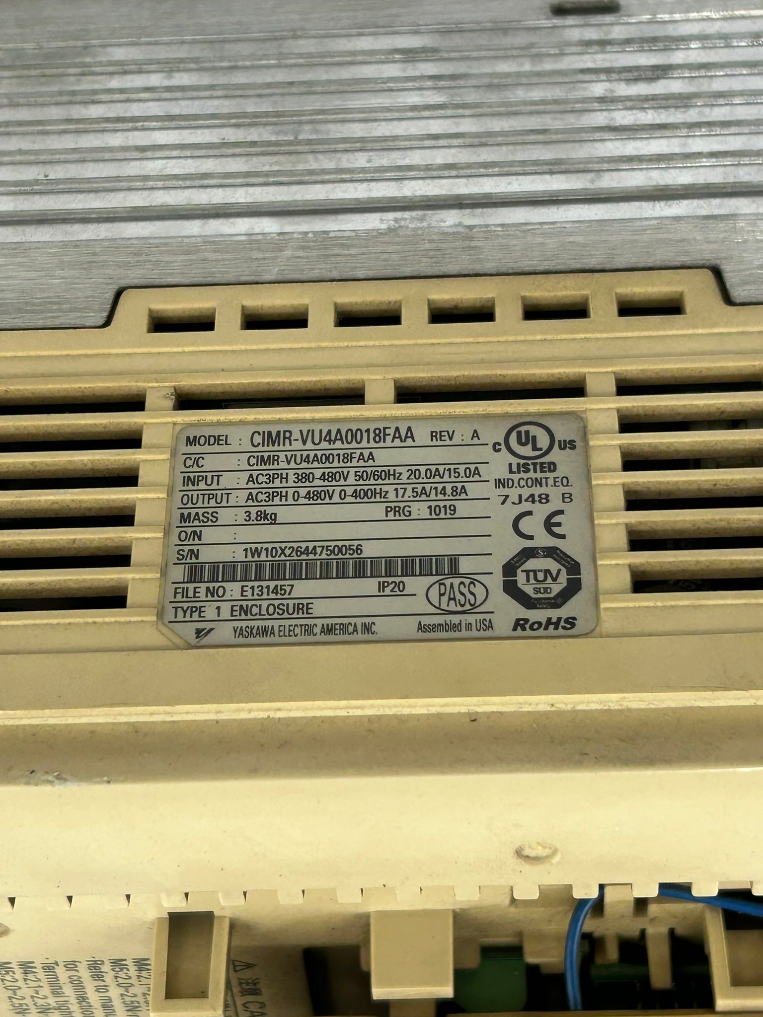 Yaskawa Electric CIMR-VU4A0018FAA V1000 3PH AC Drive Series A Missing Top Cover