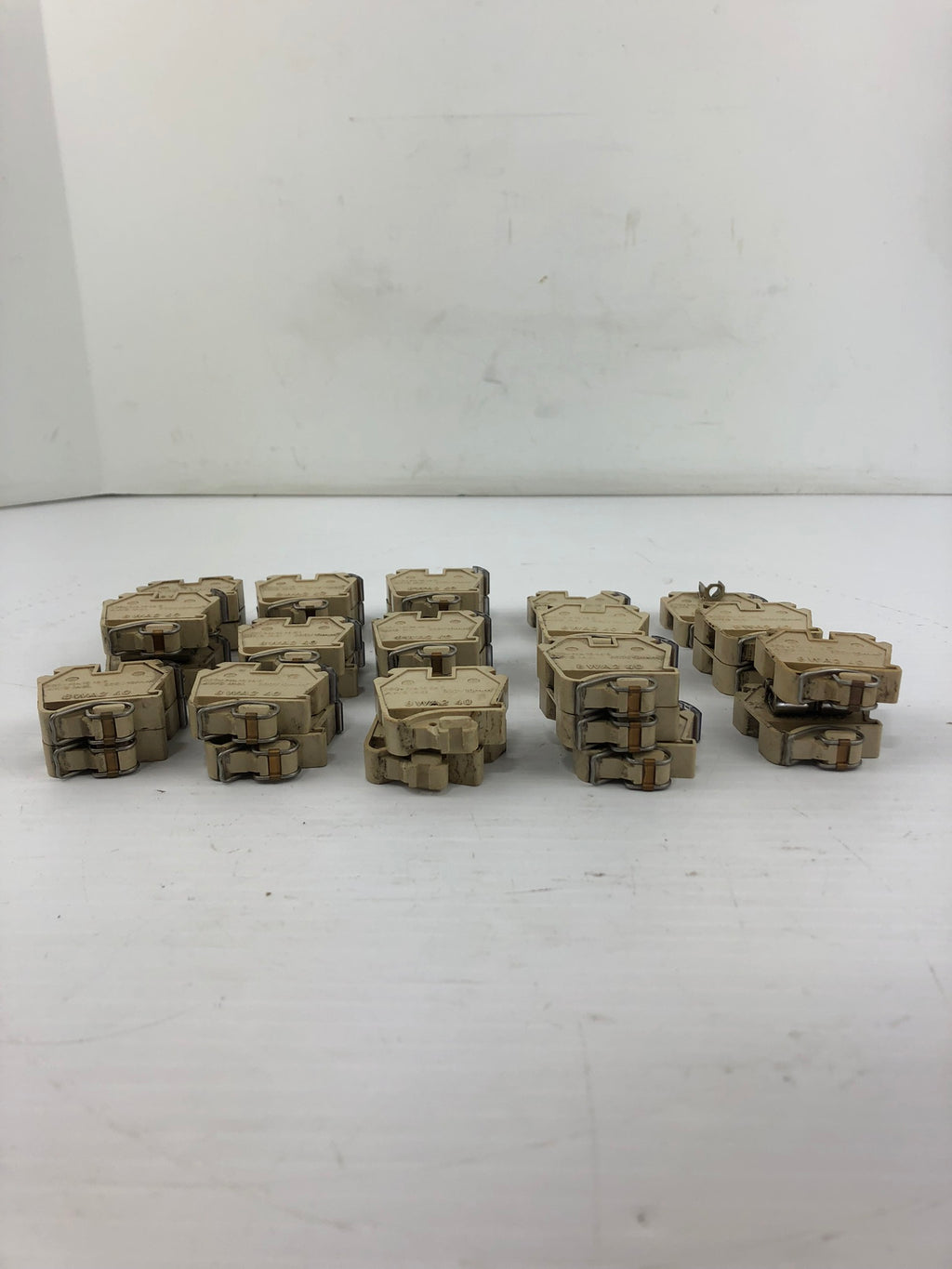 50x Reihenklemme SIEMENS 8WA240 Durchgangsklemme 8WA2 40 Terminal Block 10mm² 50x Reihenklemme SIEMENS 8WA240 Durchgangsklemme 8WA2 40 Terminal Block 10mm²