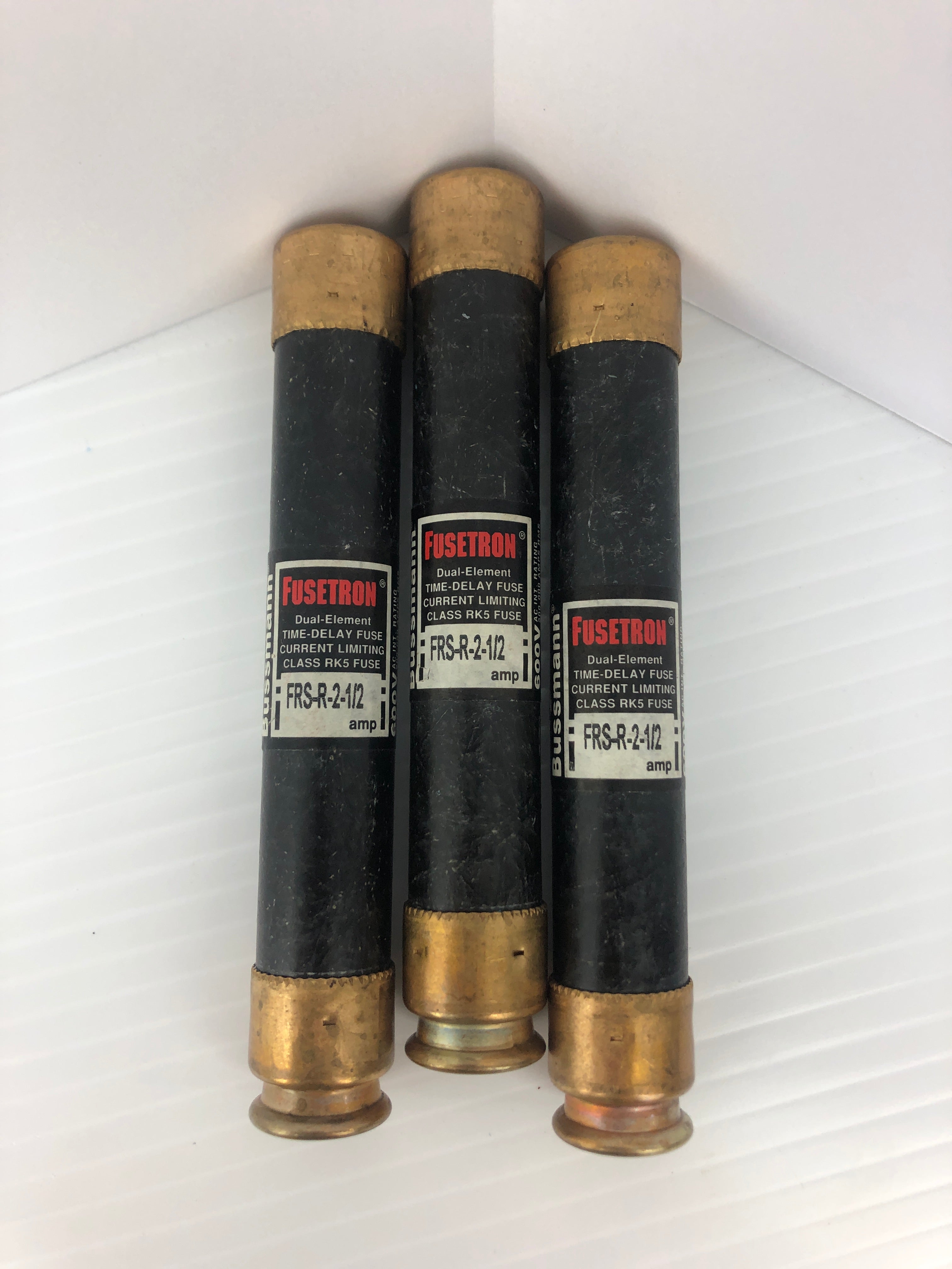 Bussmann Fusetron FRS-R-2-1/2 Dual-Element Time-Delay Fuse 600V 2-1/2A Lot of 3