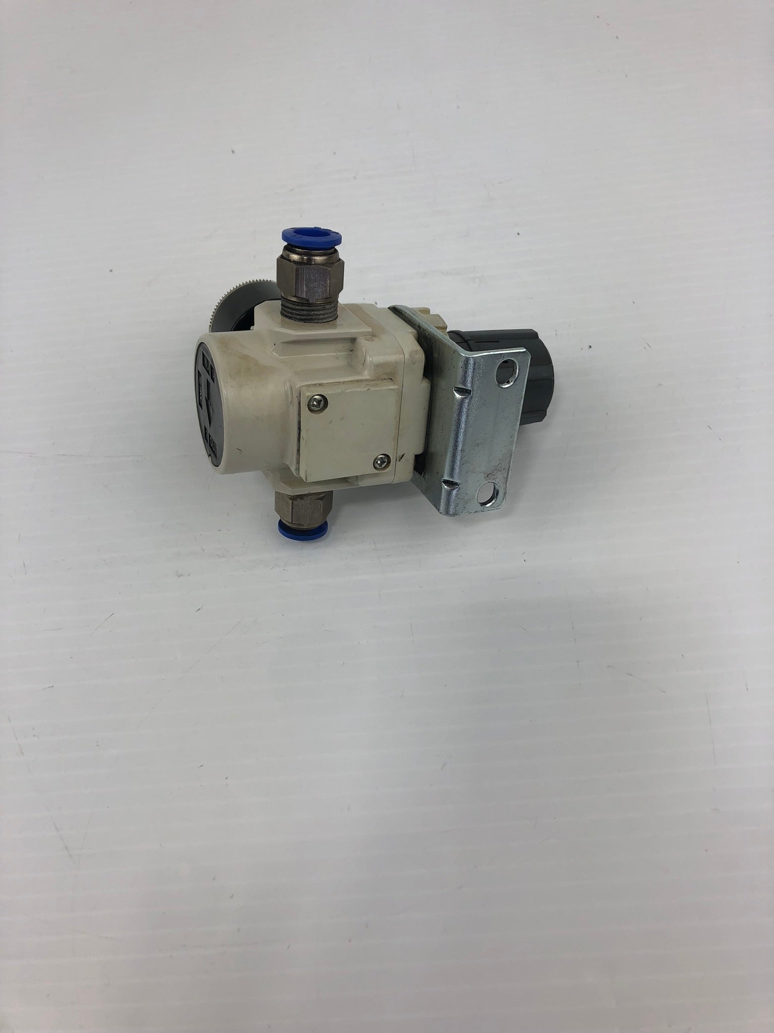 SMC AR30K-03BG-B-YB Regulator 0.05 ~ 0.85 MPa
