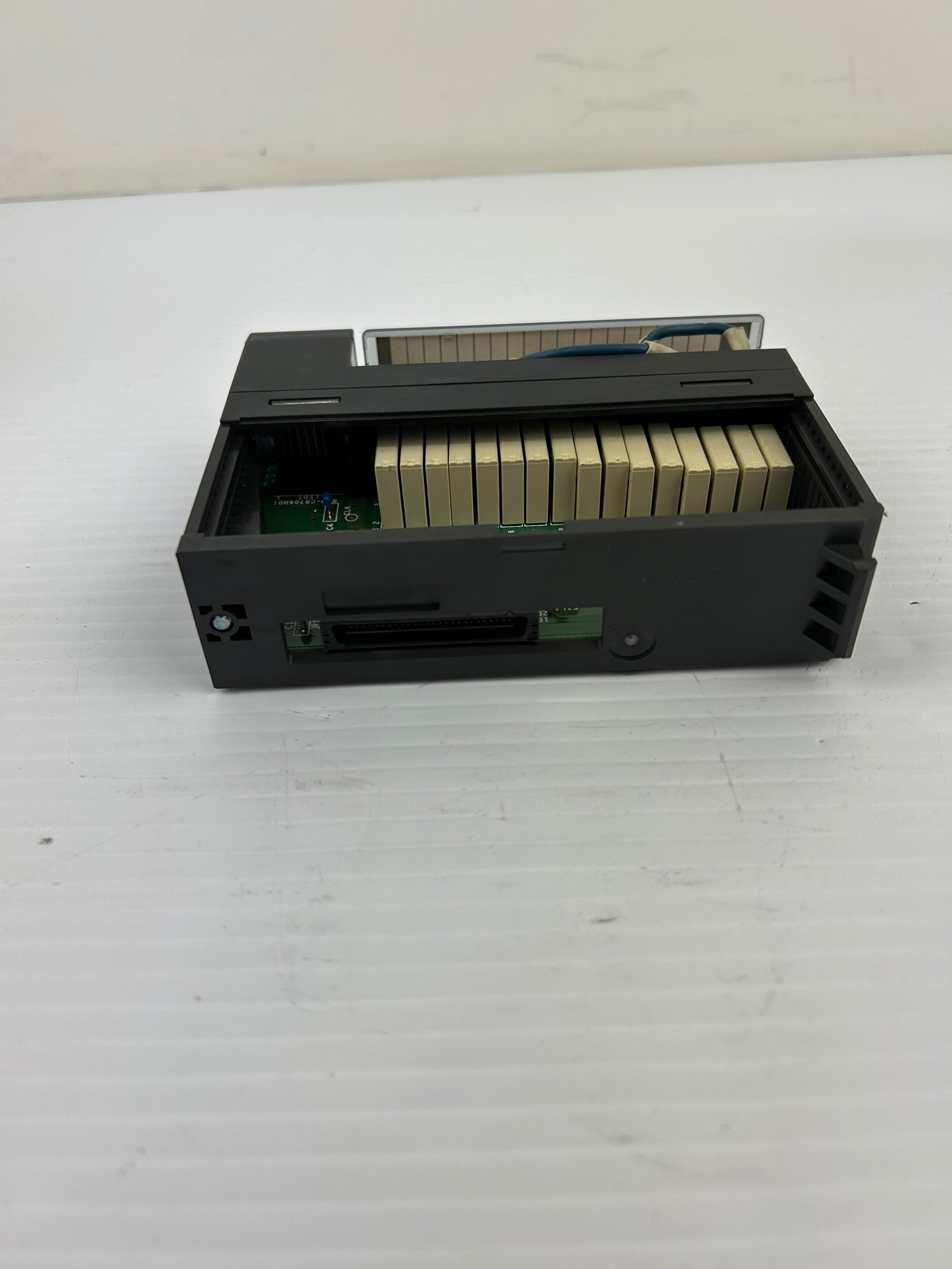 Mitsubishi A1SY10 Output Unit PLC Module 24VDC 240VAC 2A 8.0A/COM