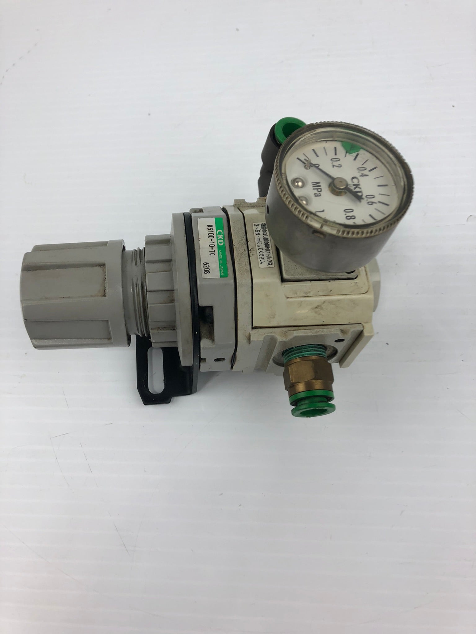 CKD R3100-10-TC Regulator 0-1 MPa 1" Left Fitting