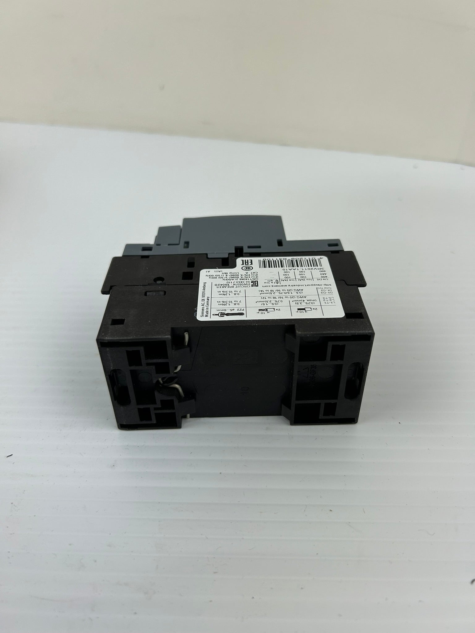 Siemens 3RV2011-1AA15 SIRIUS Manual Motor Starter Protector Circuit Breaker