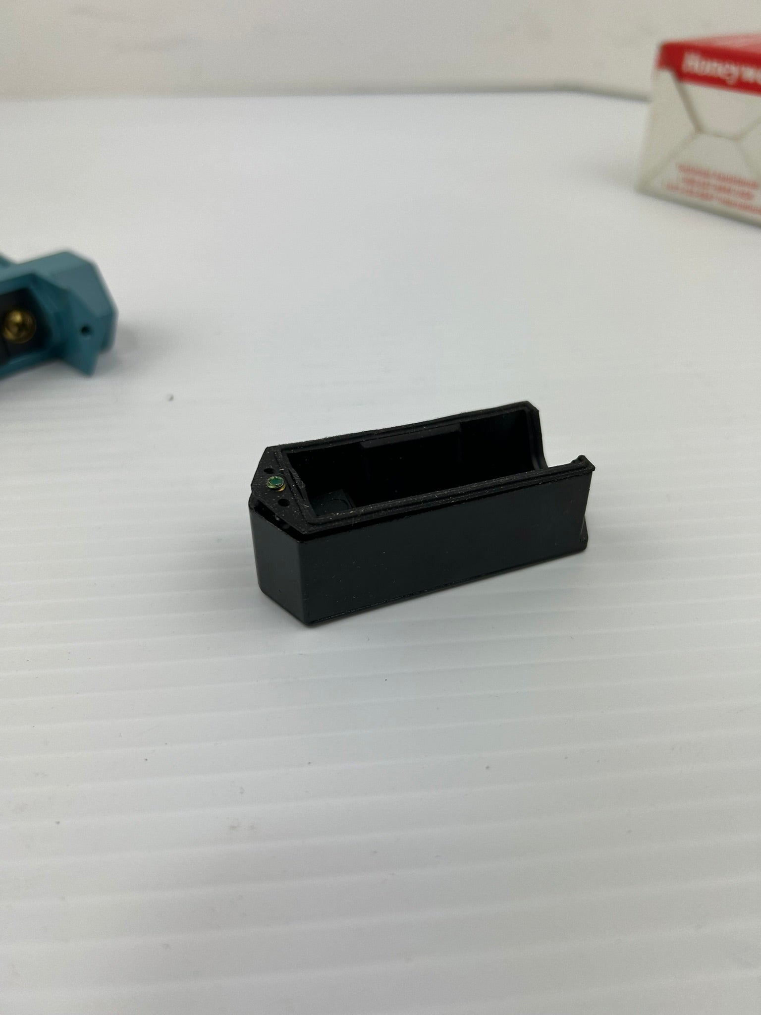 Honeywell BZE6-2RQ8 Microswitch Switch