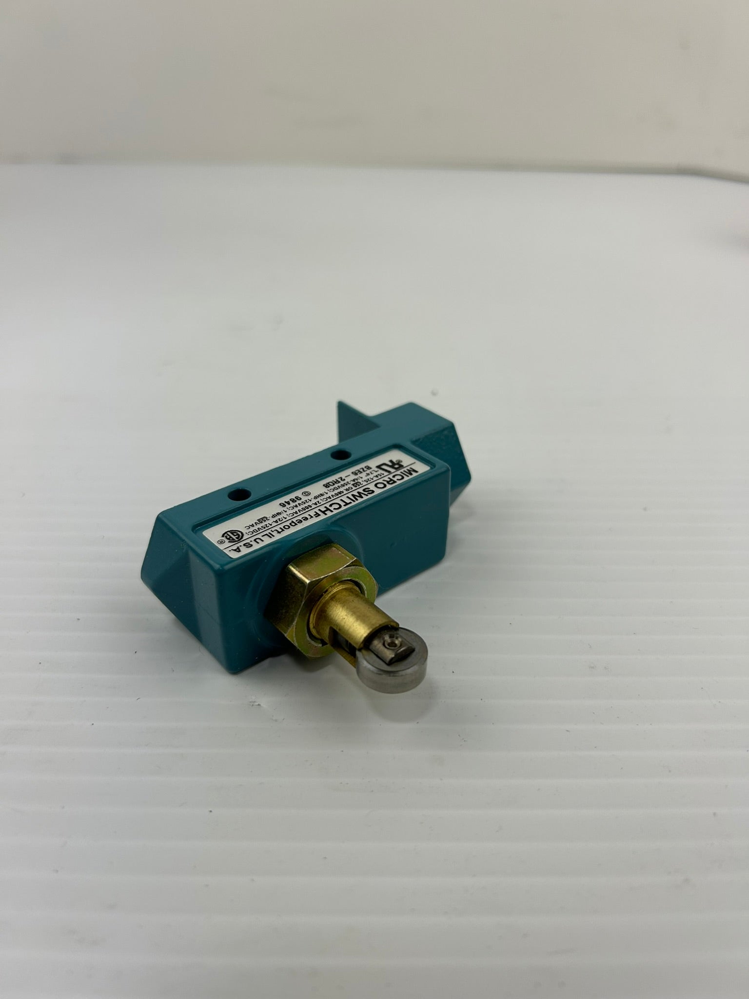Honeywell BZE6-2RQ8 Microswitch Switch