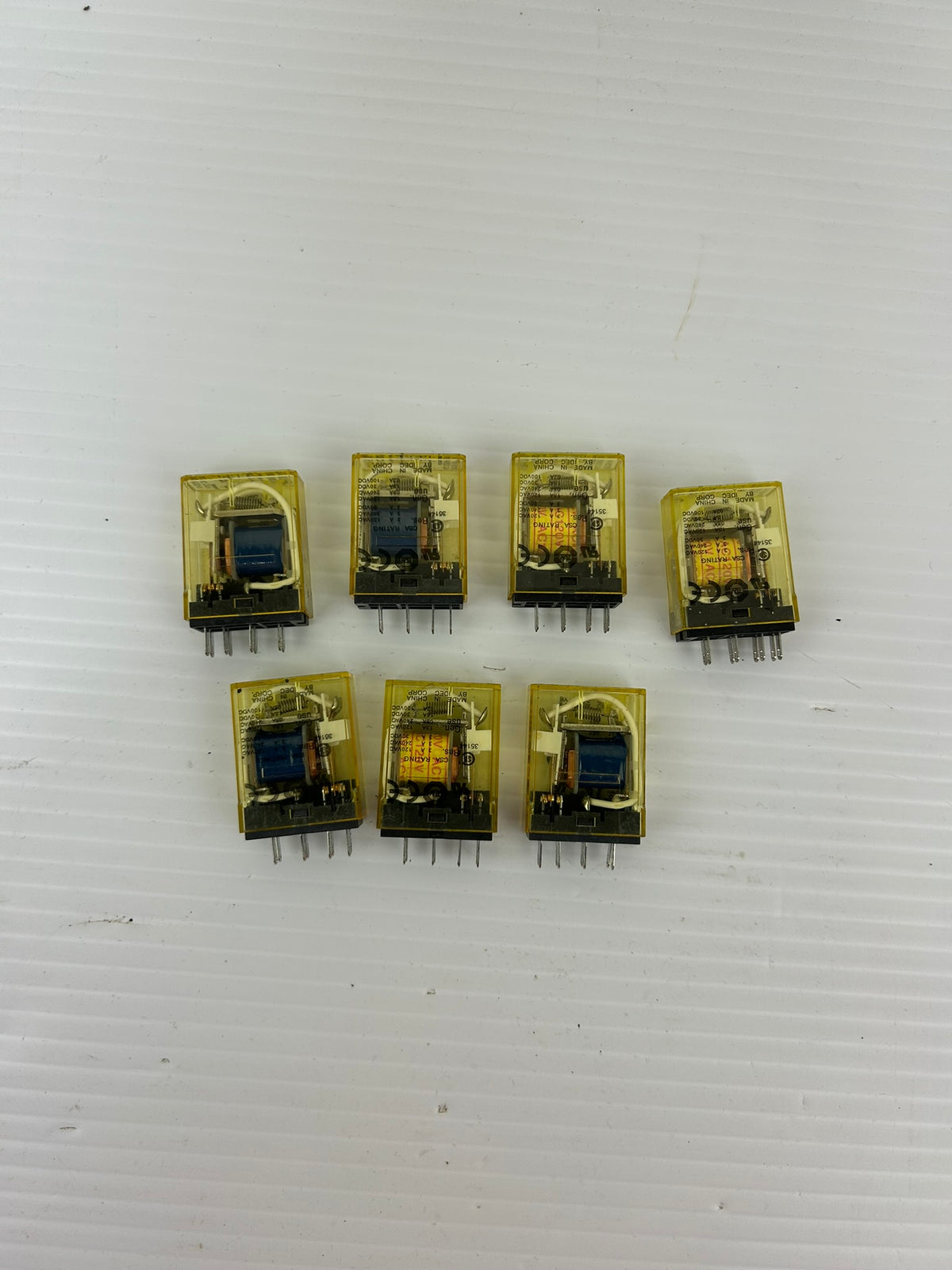 IDEC RY2S-U AC120V DPDT Relay 3A 120VAC Plug-In Miniature Industrial - Lot of 7