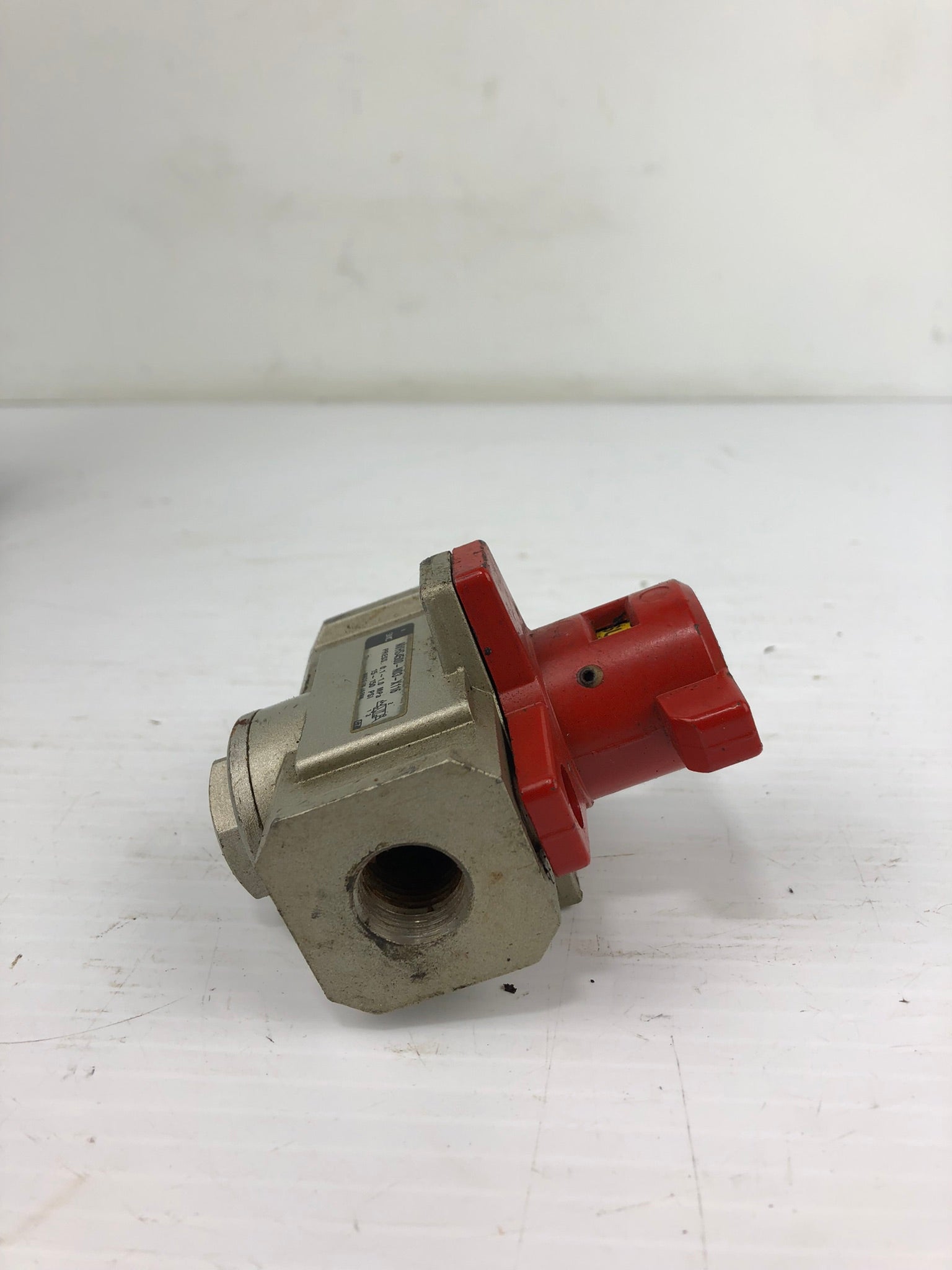 SMC Valve Lock Out Press 0.1~1.8 MPa