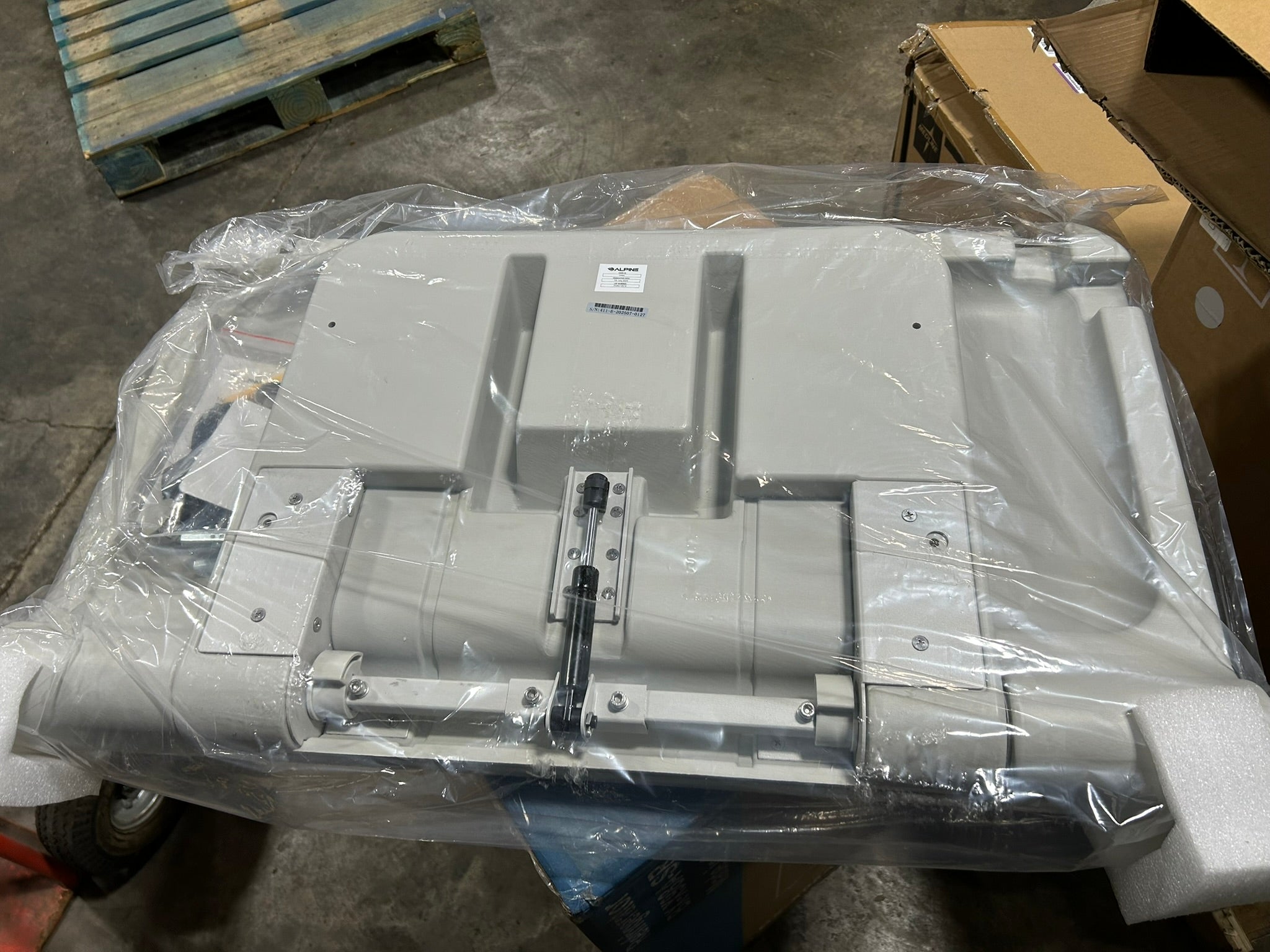 Alpine Horizontal Diaper Changing Station - Wall Mount 20" x 33" x 19"