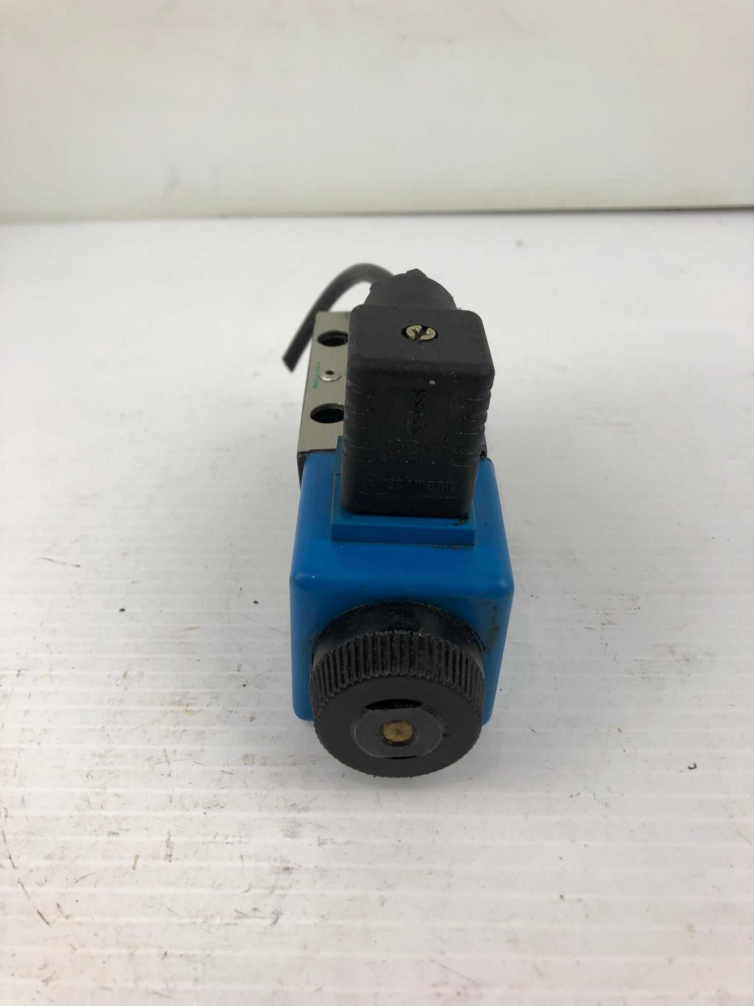 Eaton Vickers DG4V-3S-6B-M-U-B5-60 Solenoid Valve