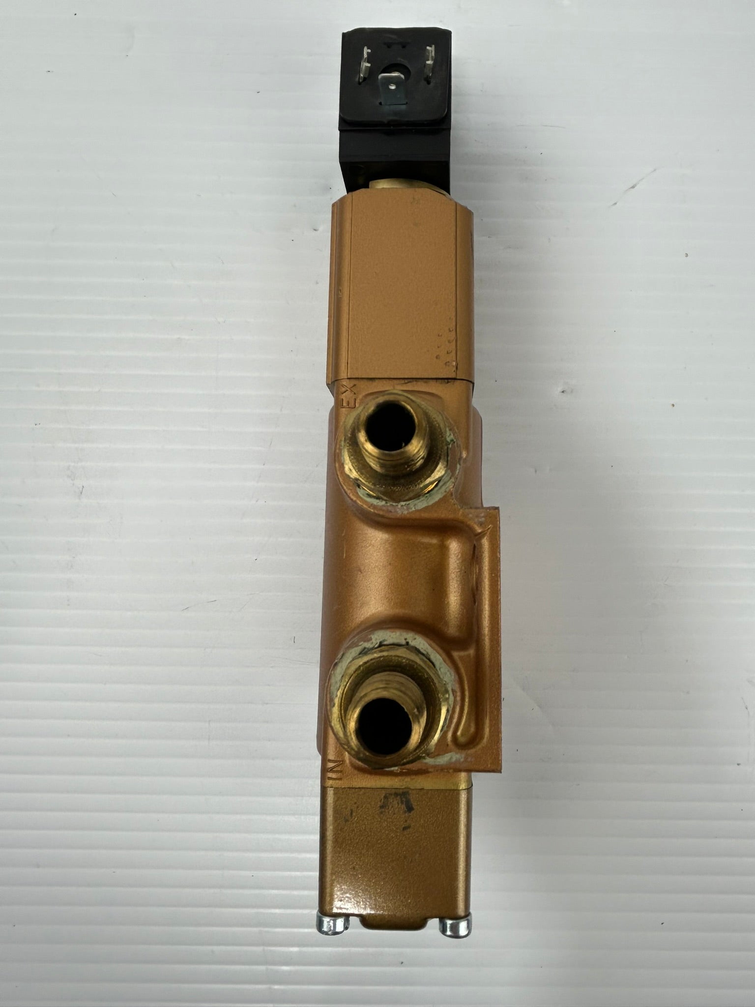 Versa VSG-3501-HC-A120 Three-Way Brass Air Valve 200VAC